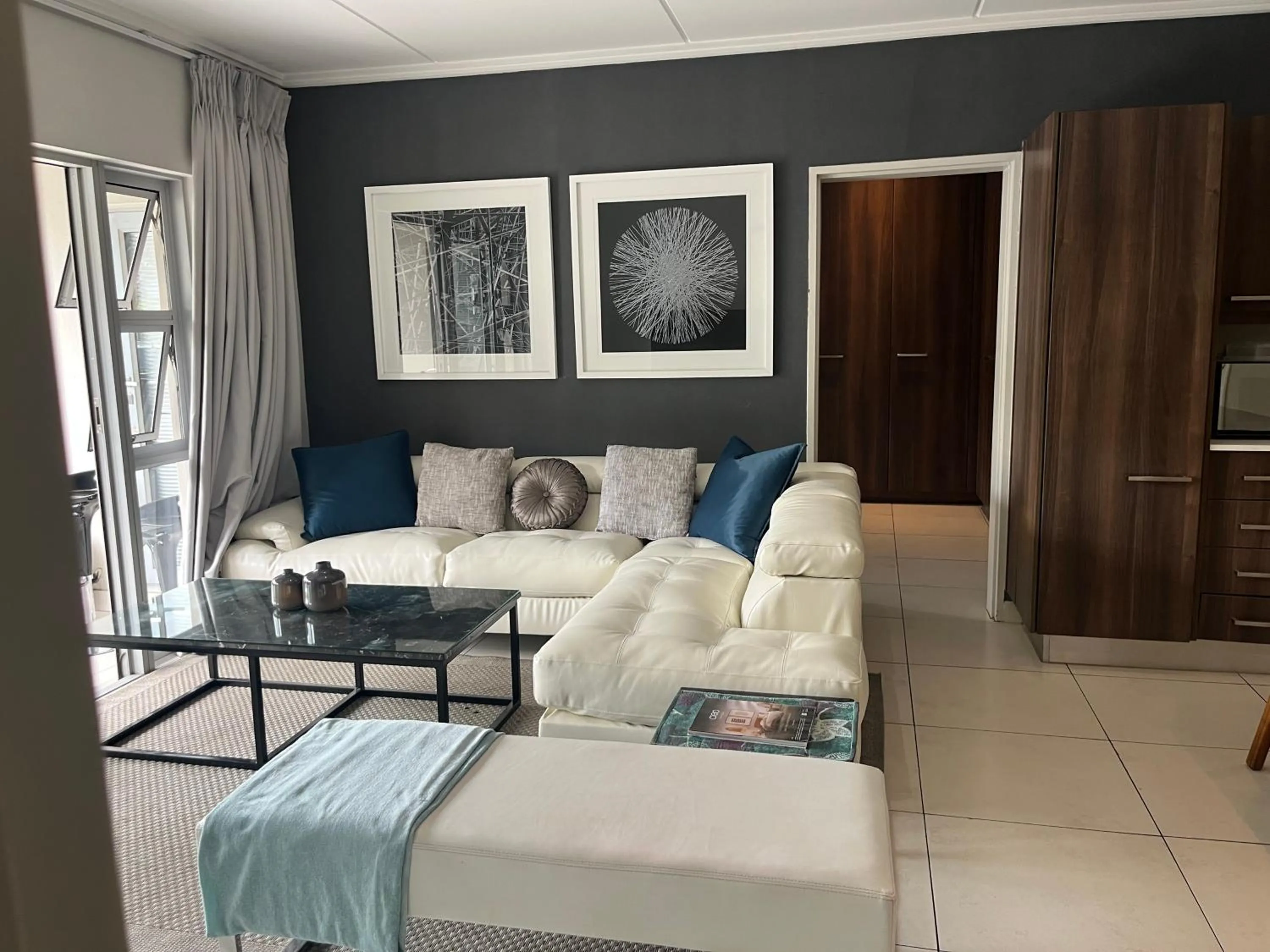 Two-Bedroom Apartment in Luxury Apartment in Sandown