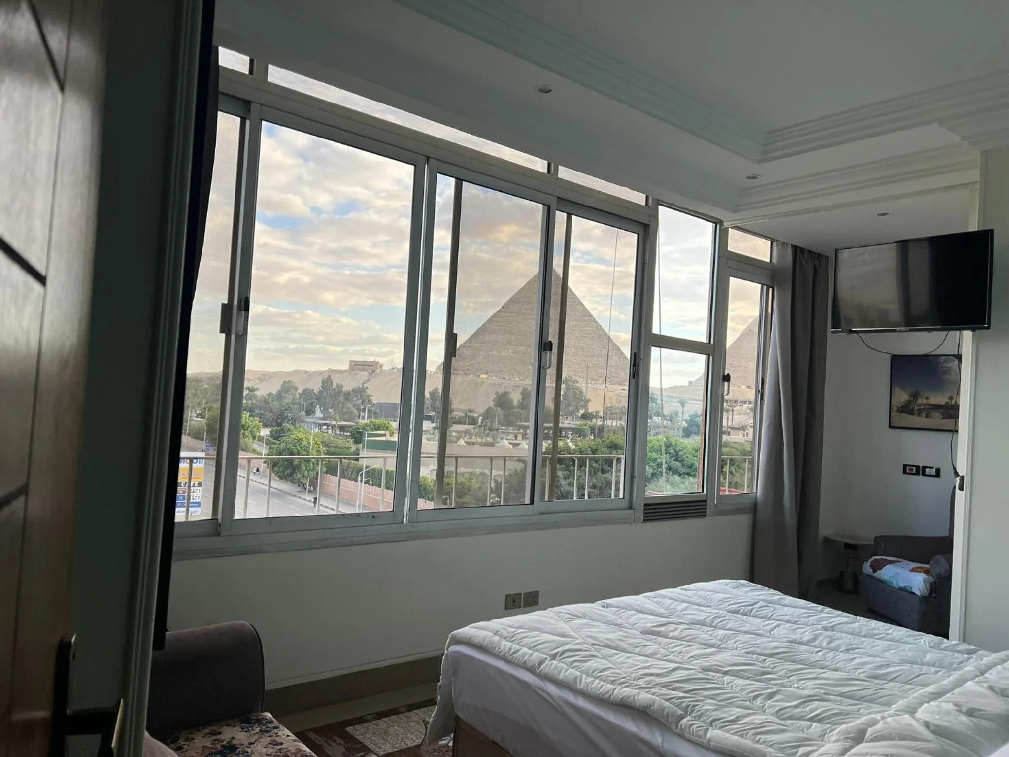Natural landscape, Bed in A pyramids view