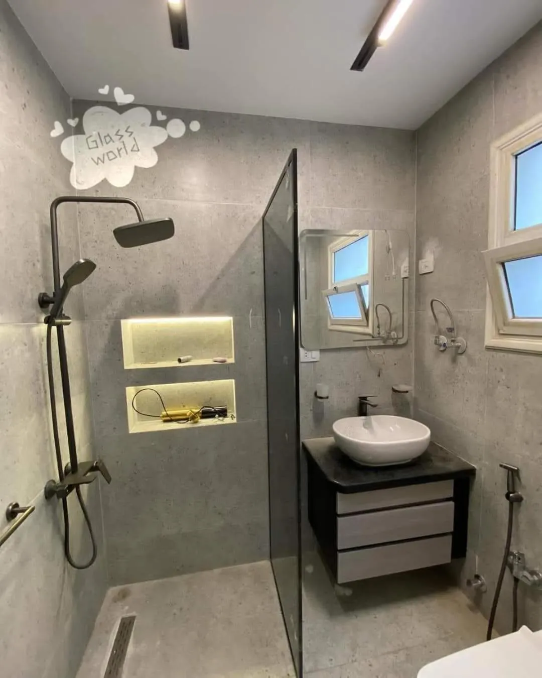 Toilet in A pyramids view