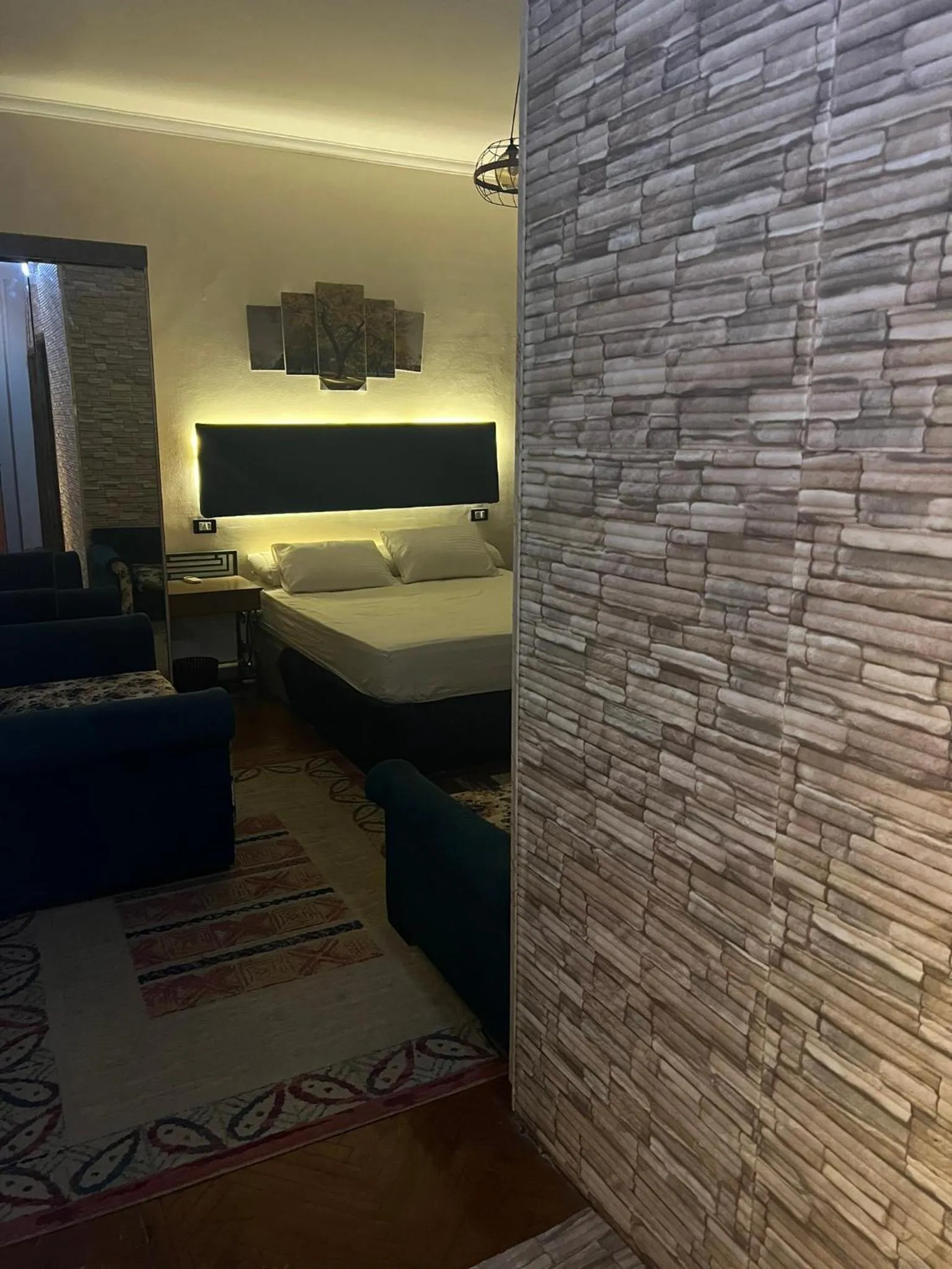 Bedroom, Bed in A pyramids view