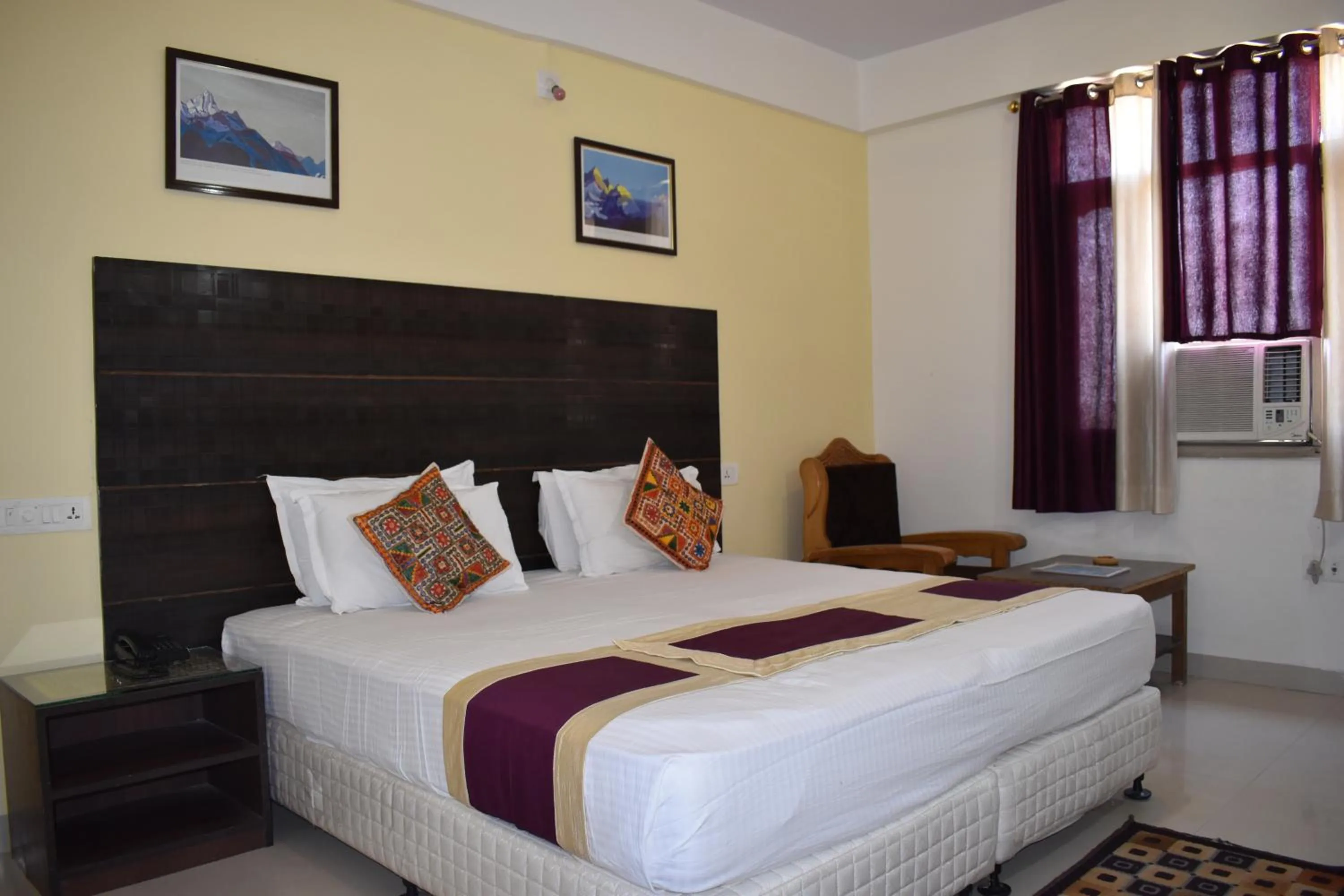 Bedroom in Hotel Bodh Vilas