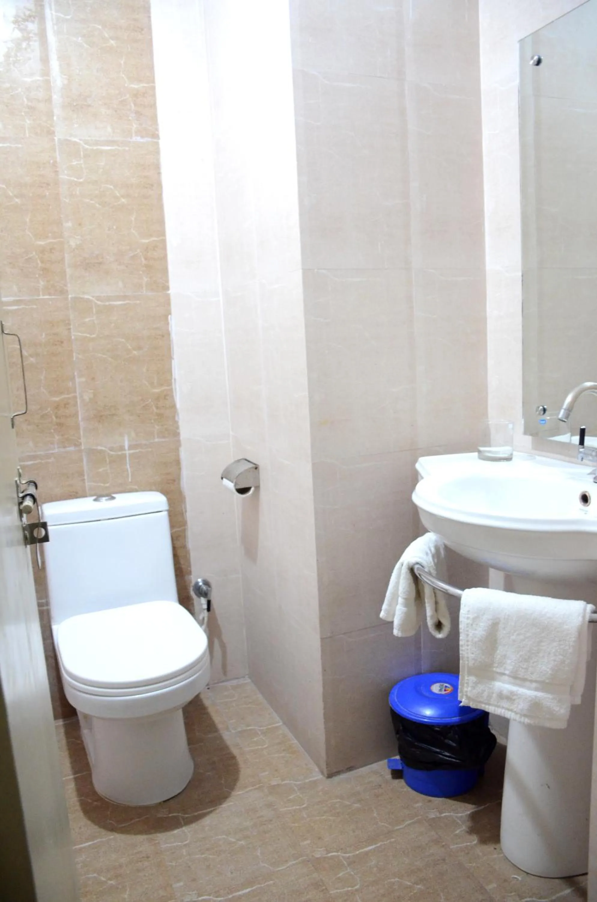 Bathroom in Hotel Bodh Vilas