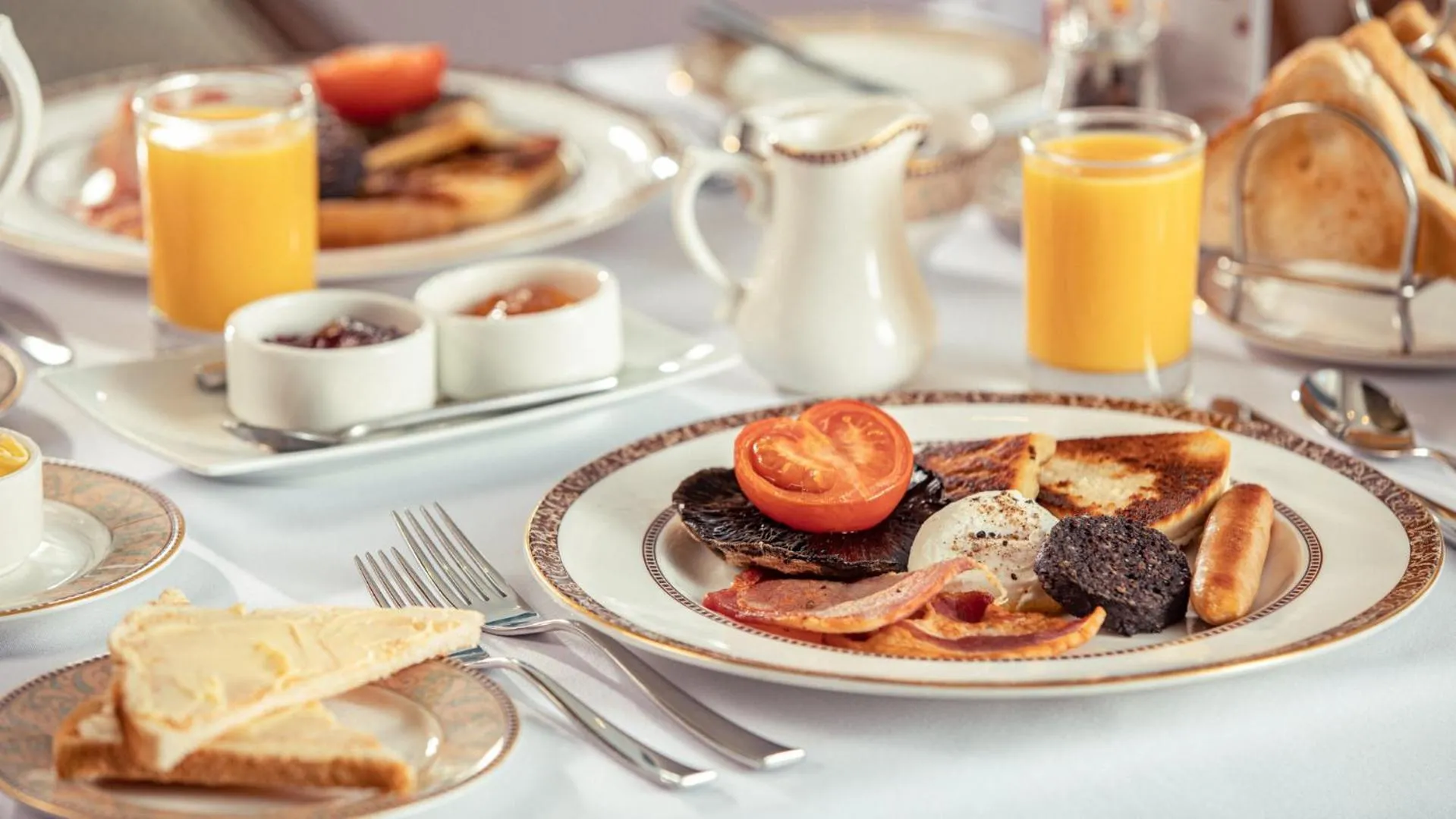 Breakfast in The Culloden Estate and Spa