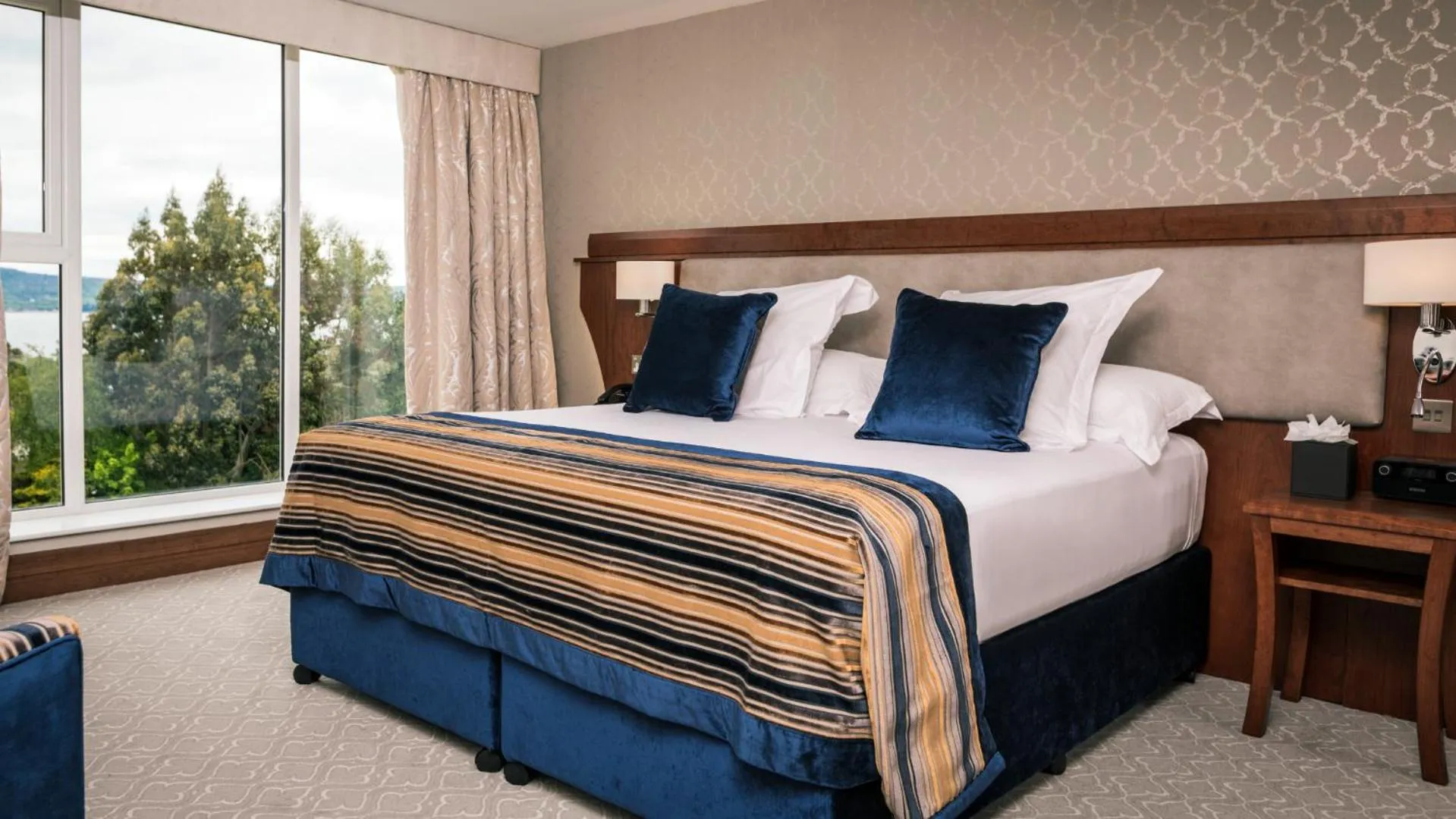 Bedroom, Bed in The Culloden Estate and Spa