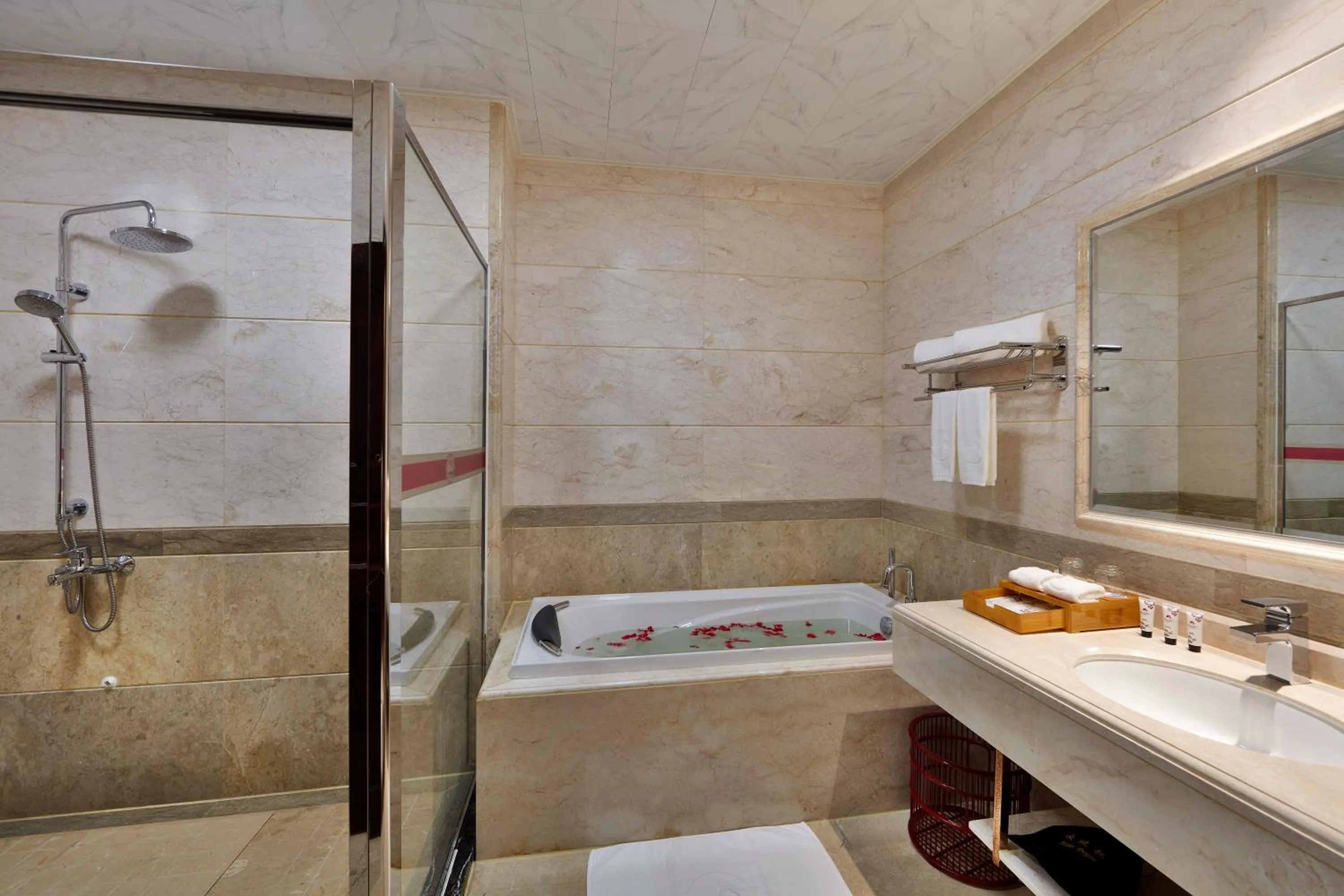 Bathroom in Mei Zhou Guset Hotel