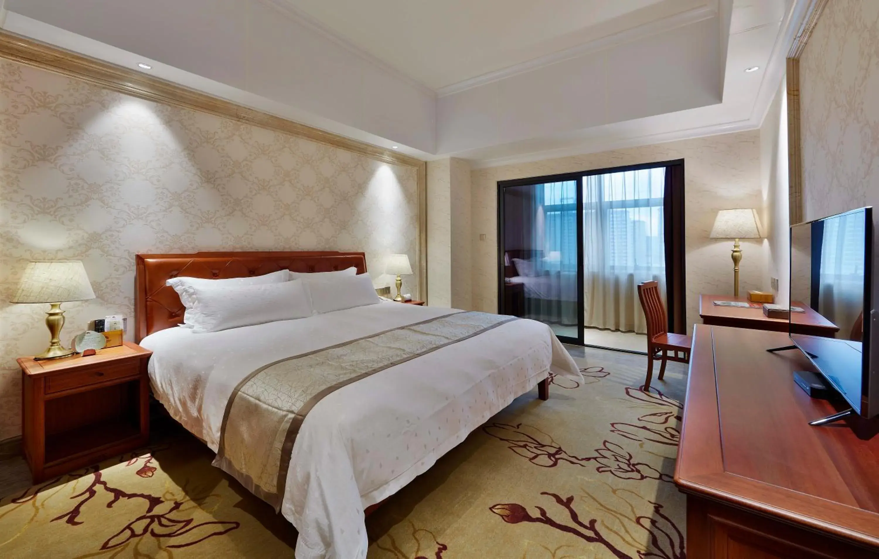 Deluxe Family Suite in Mei Zhou Guset Hotel Deluxe Family Suite in Mei Zhou Guset Hotel