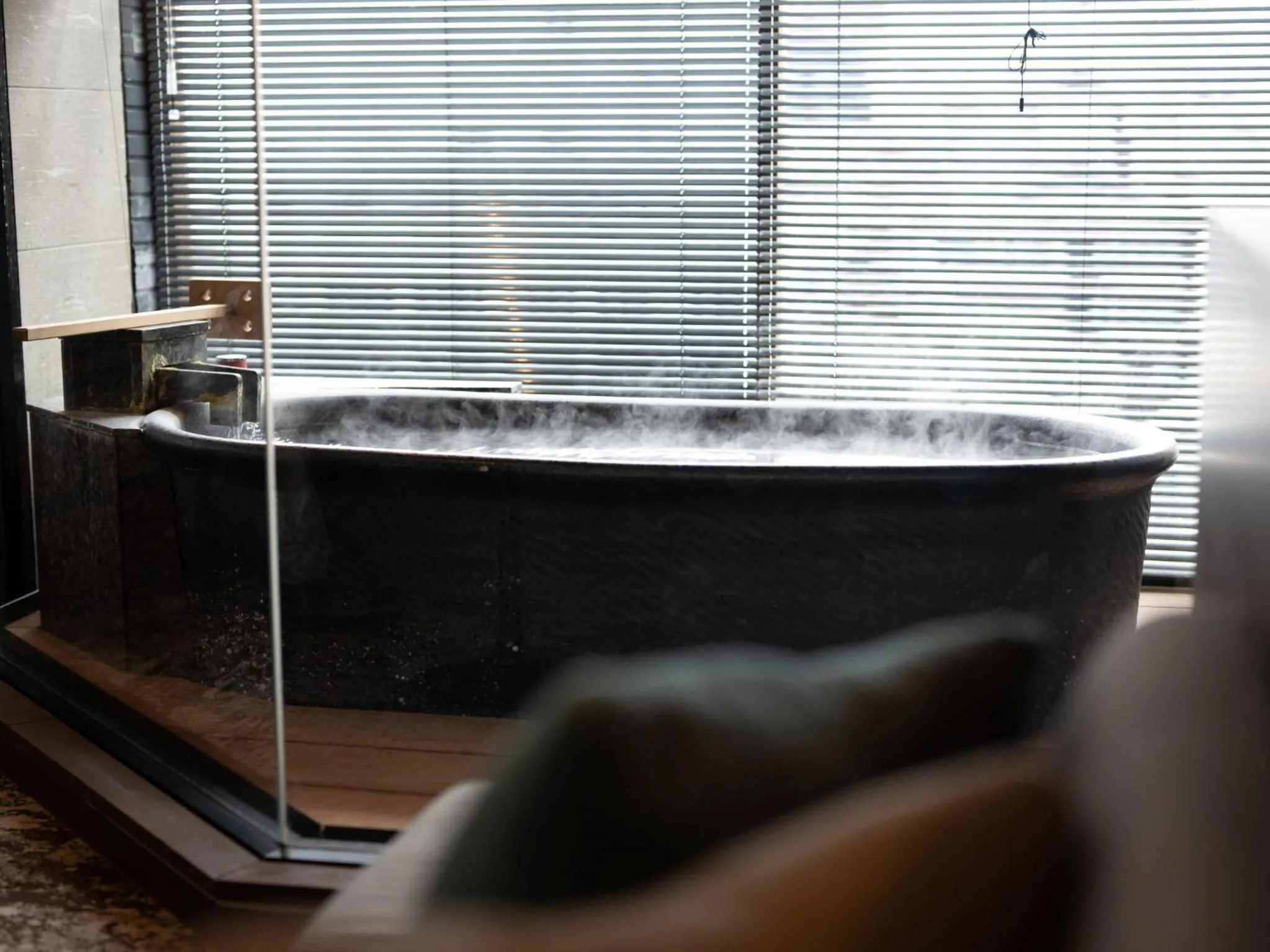 Photo of the whole room in Gensen Ichinoyu