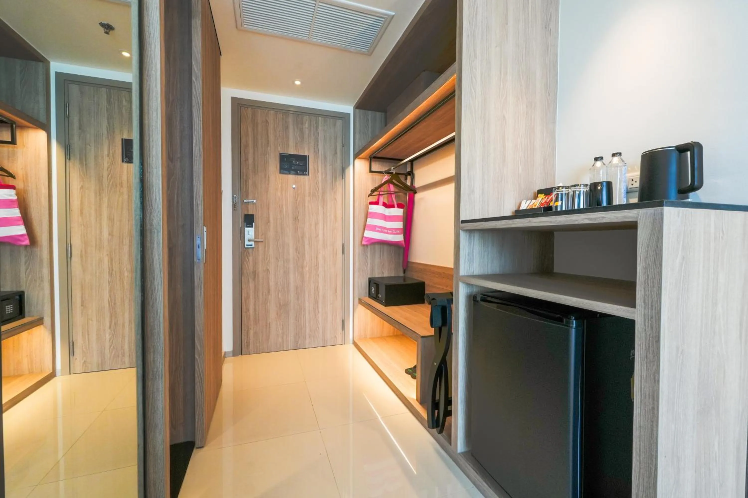 minibar, Bed in GLOW Bangkok Riverside