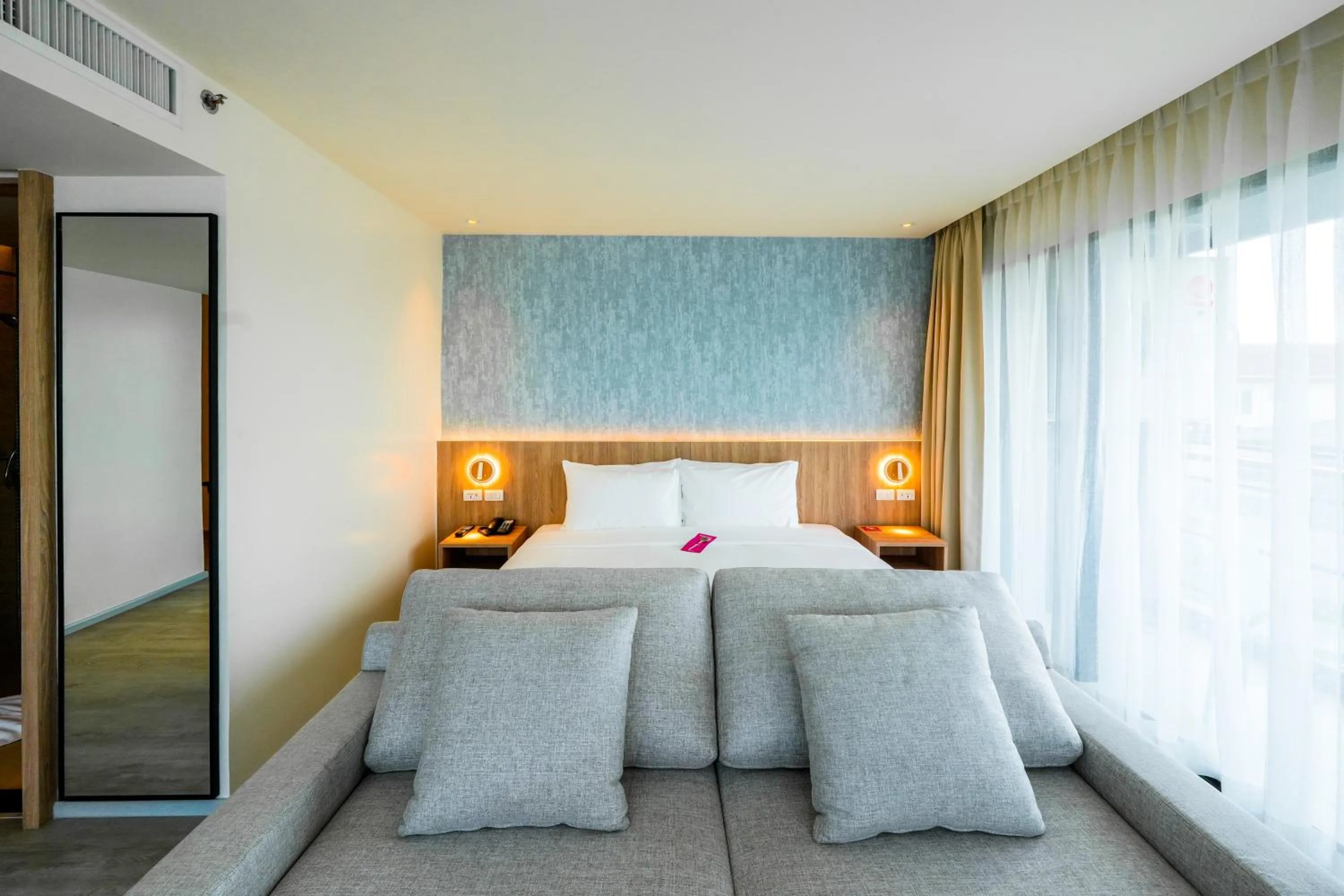 Bedroom, Bed in GLOW Bangkok Riverside