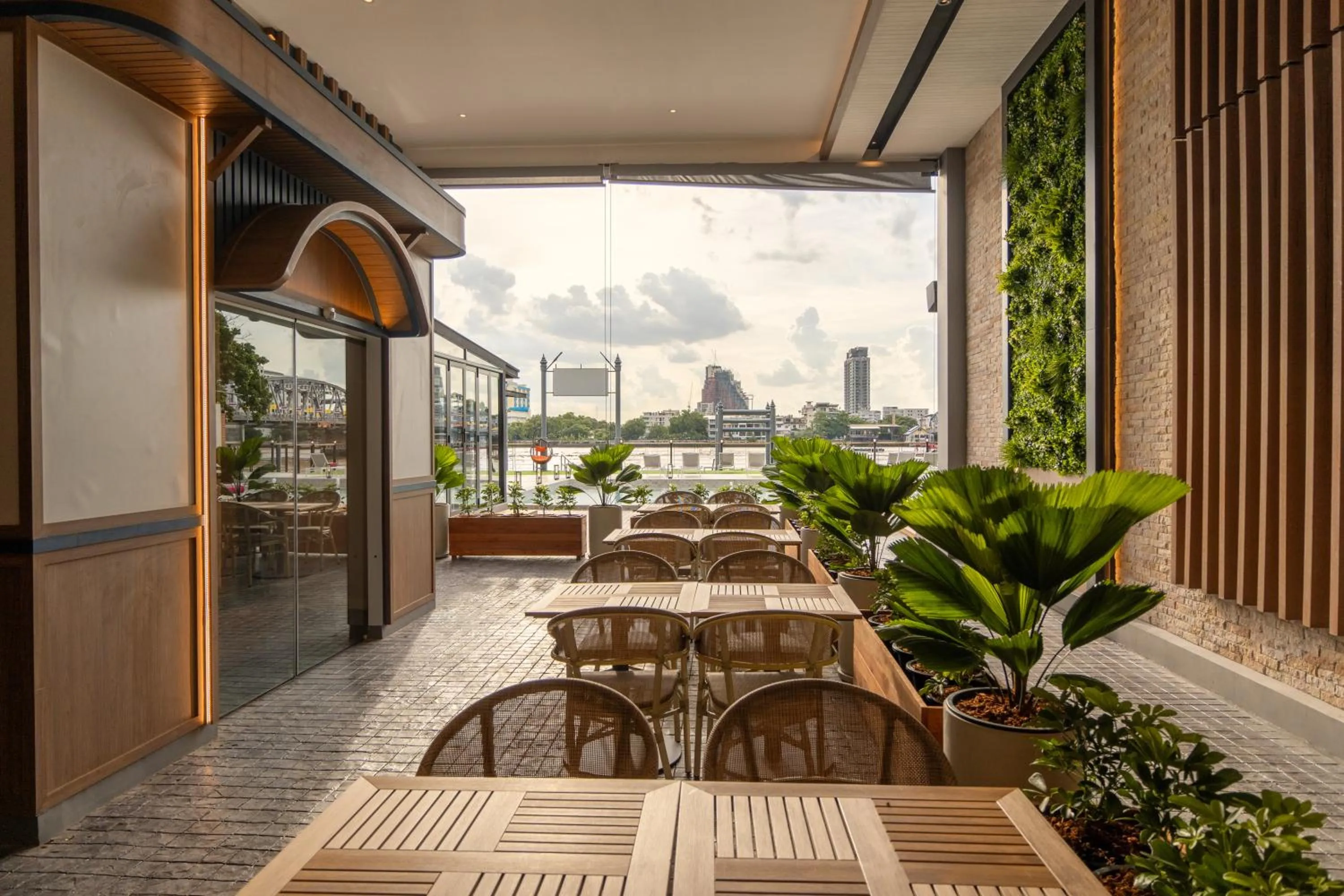 Restaurant/places to eat in GLOW Bangkok Riverside