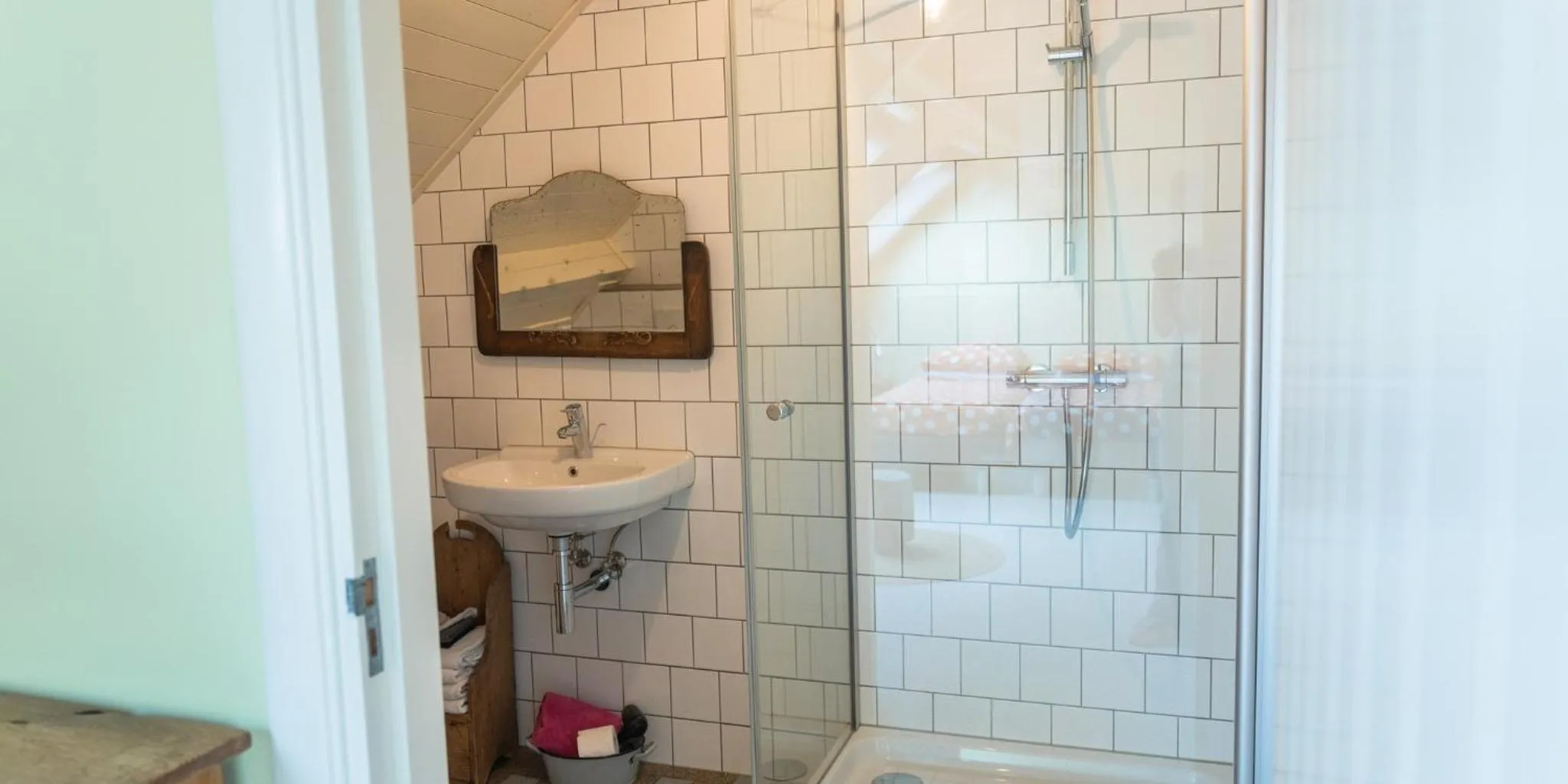 Bathroom in B&B De Ouw Skuur