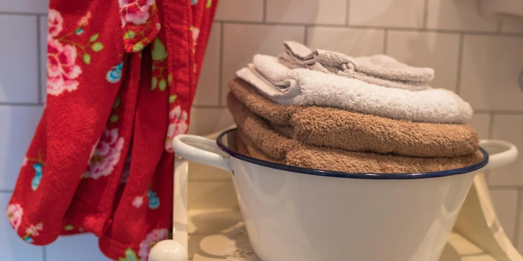 Bathroom in B&B De Ouw Skuur