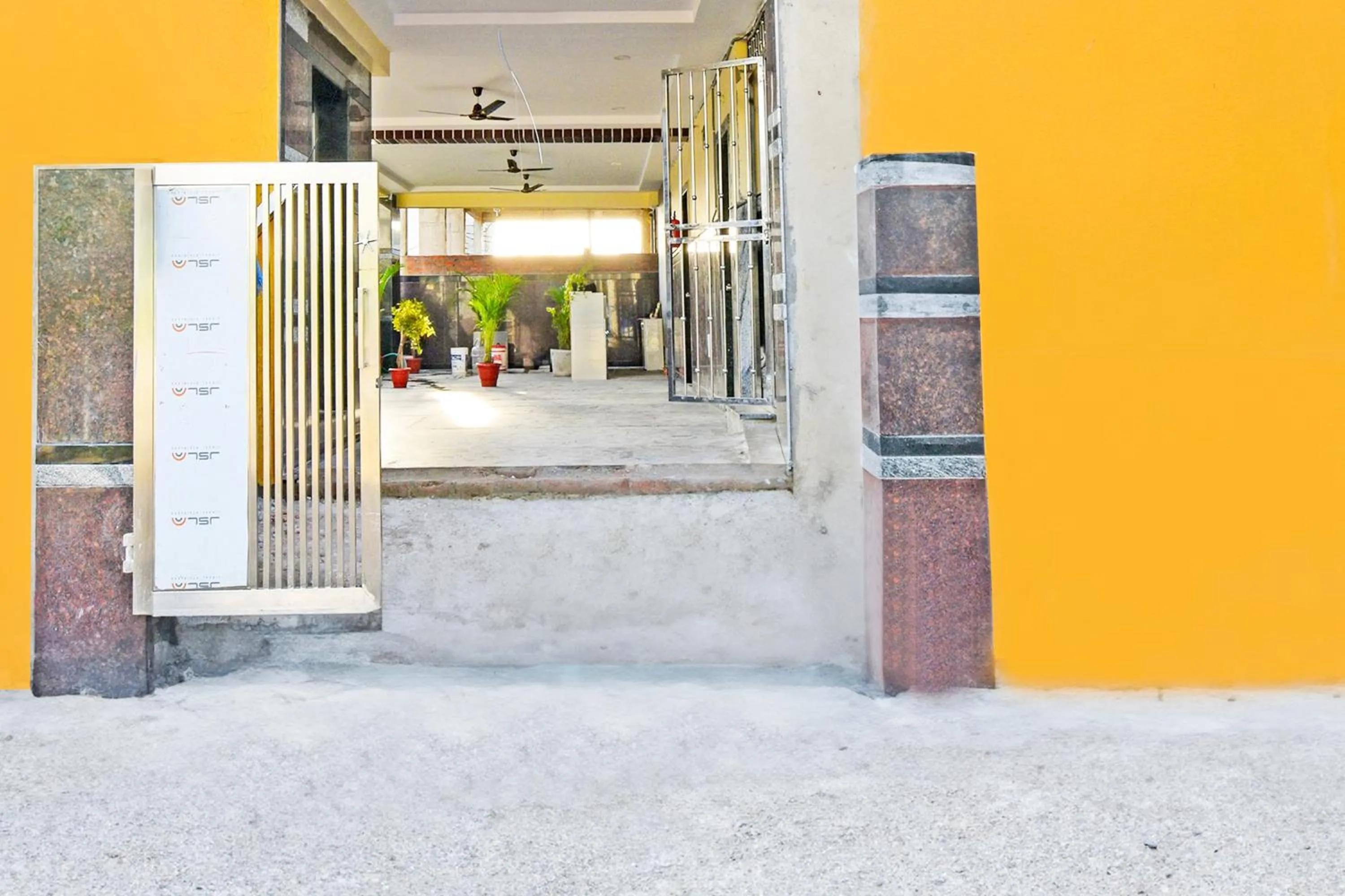 Facade/entrance in Hotel O Vaishnavi Grand