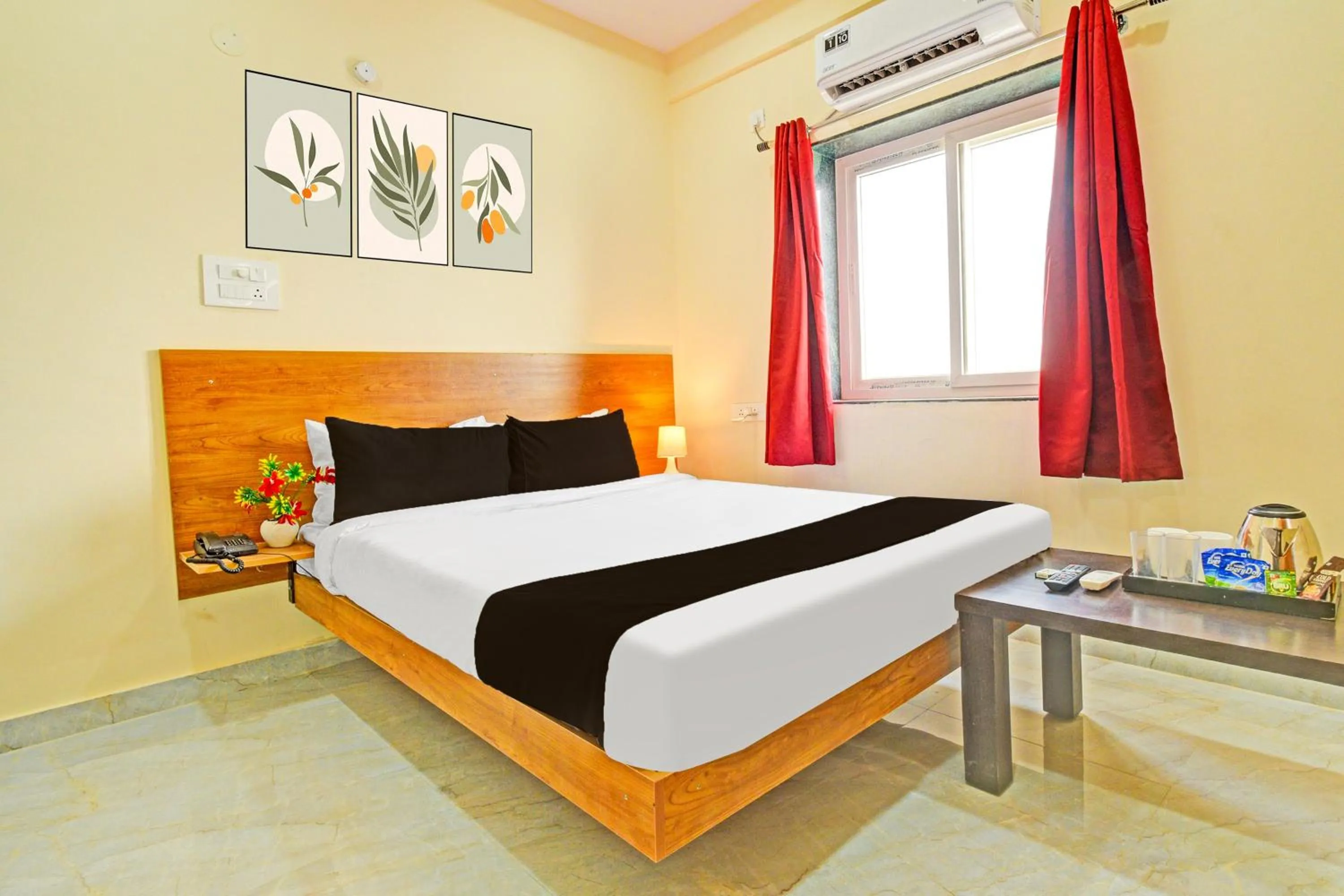 Bedroom in Hotel O Vaishnavi Grand