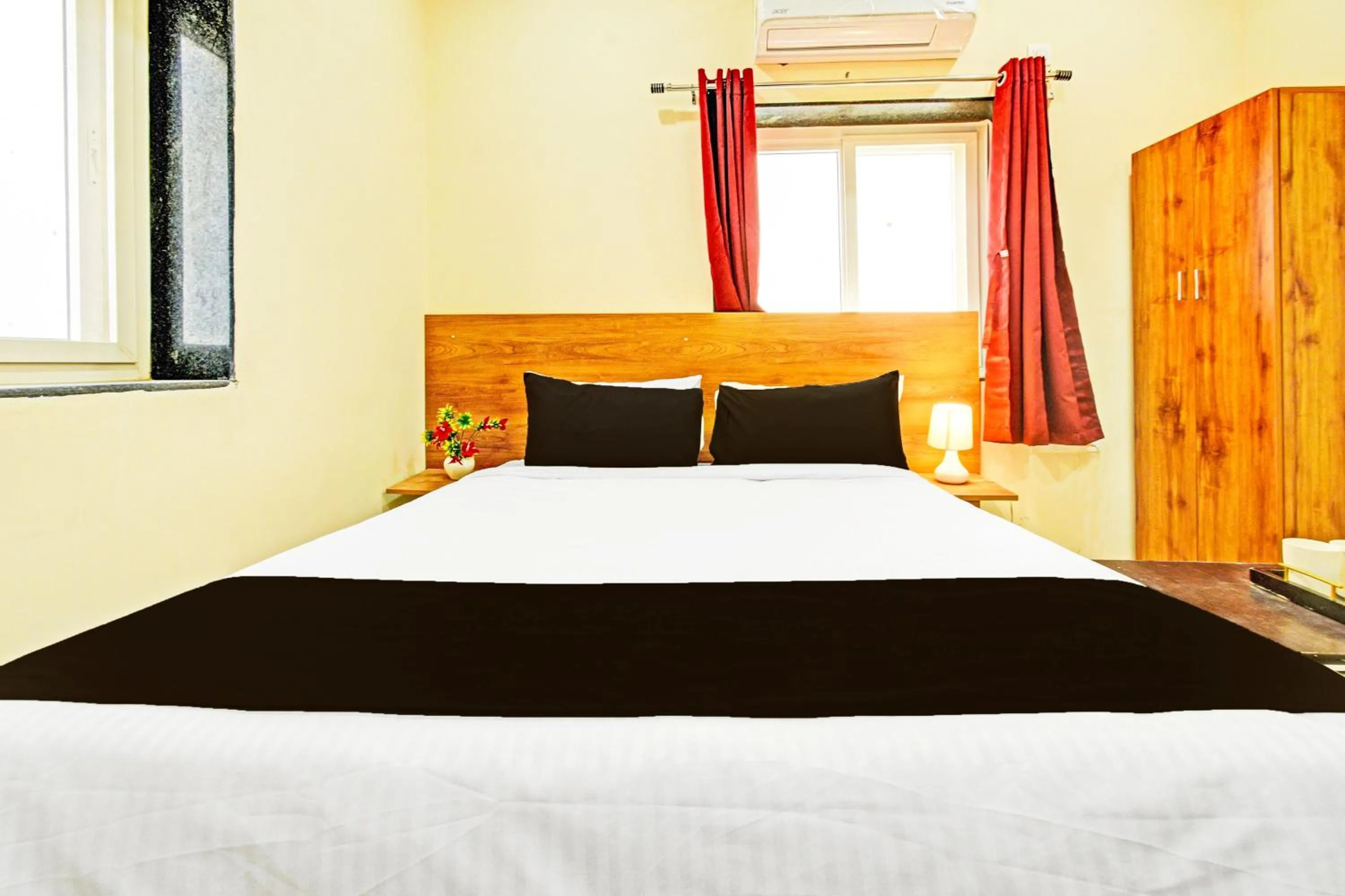 Bedroom in Hotel O Vaishnavi Grand