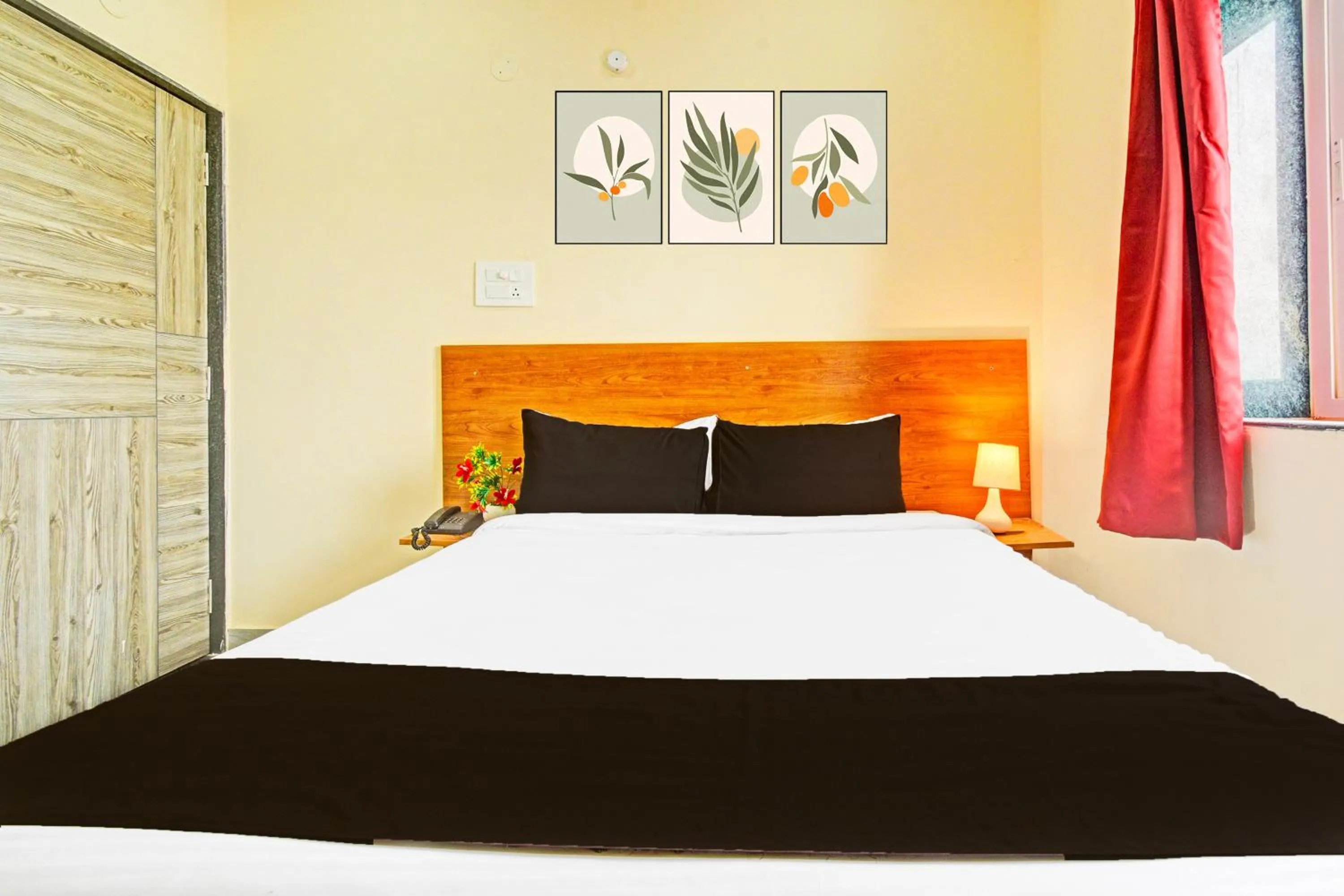 Bedroom in Hotel O Vaishnavi Grand