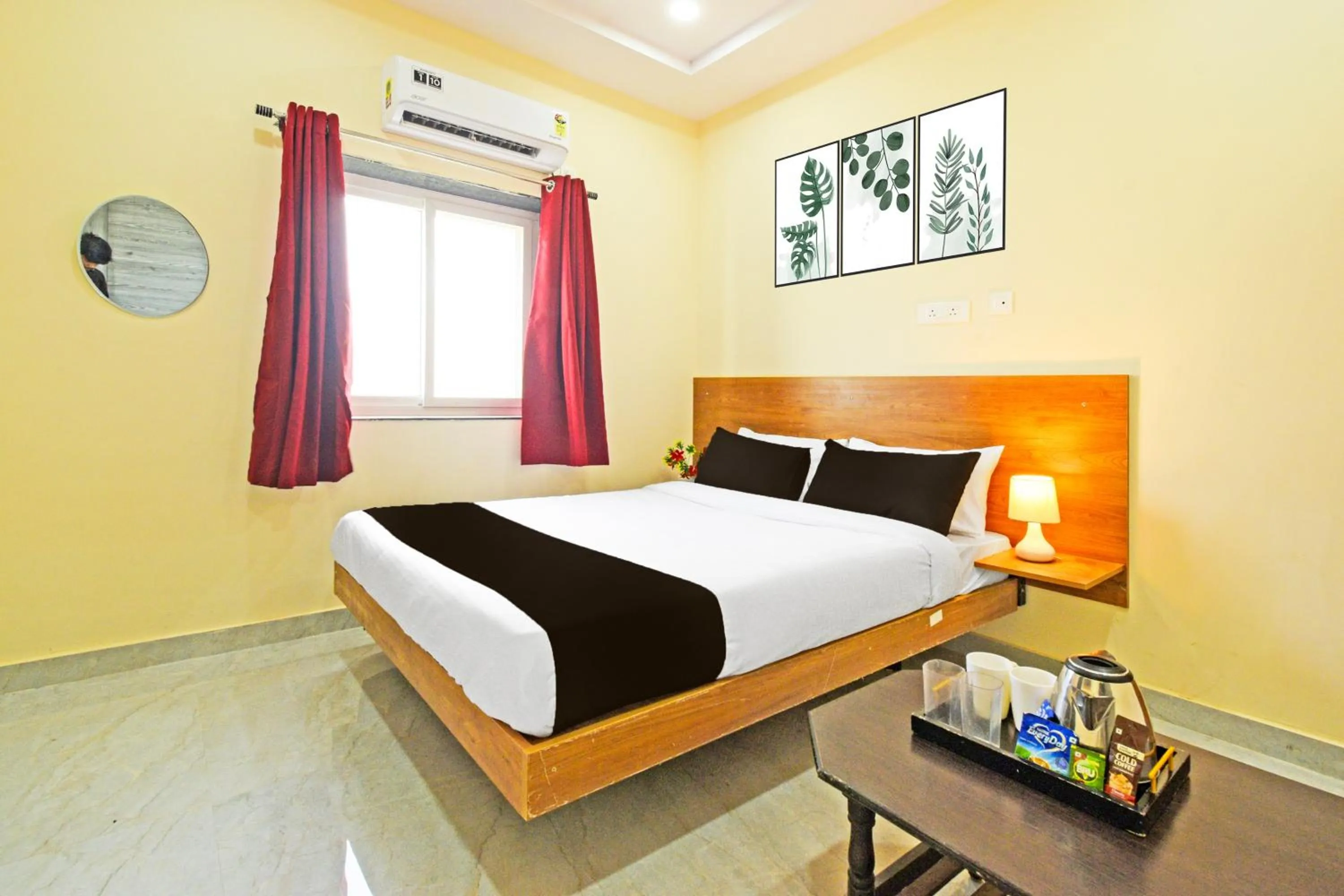 Bedroom in Hotel O Vaishnavi Grand
