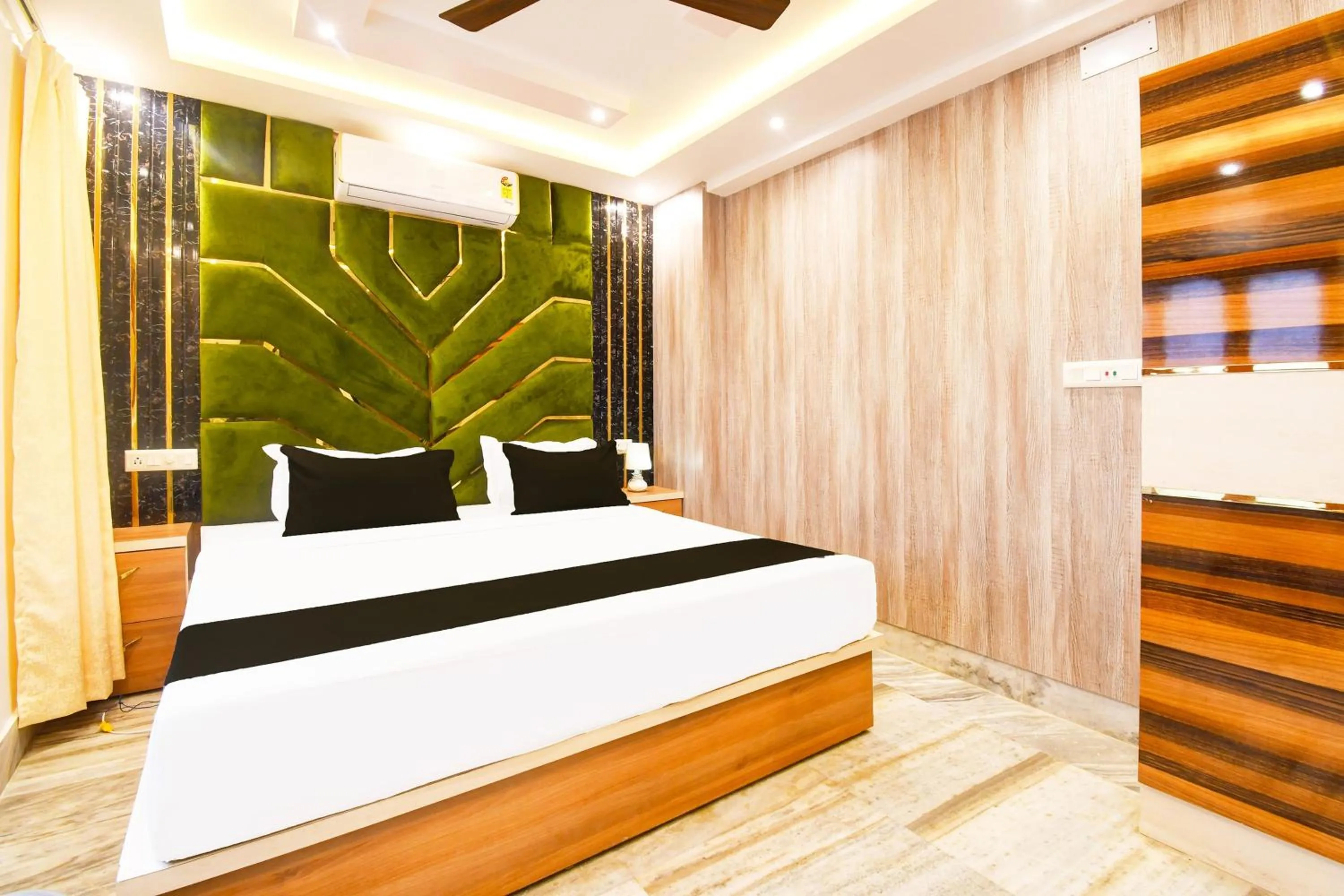 Bedroom, Bed in Hotel O HAVEN INN