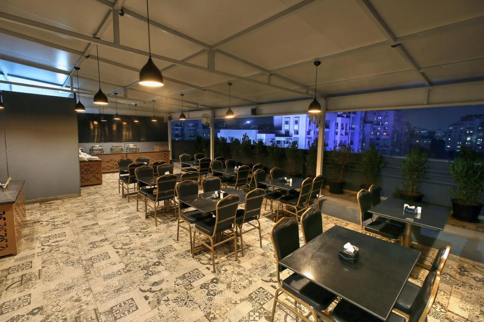 Restaurant/places to eat in Magnus Fortune House Business Hotel , Magarpatta