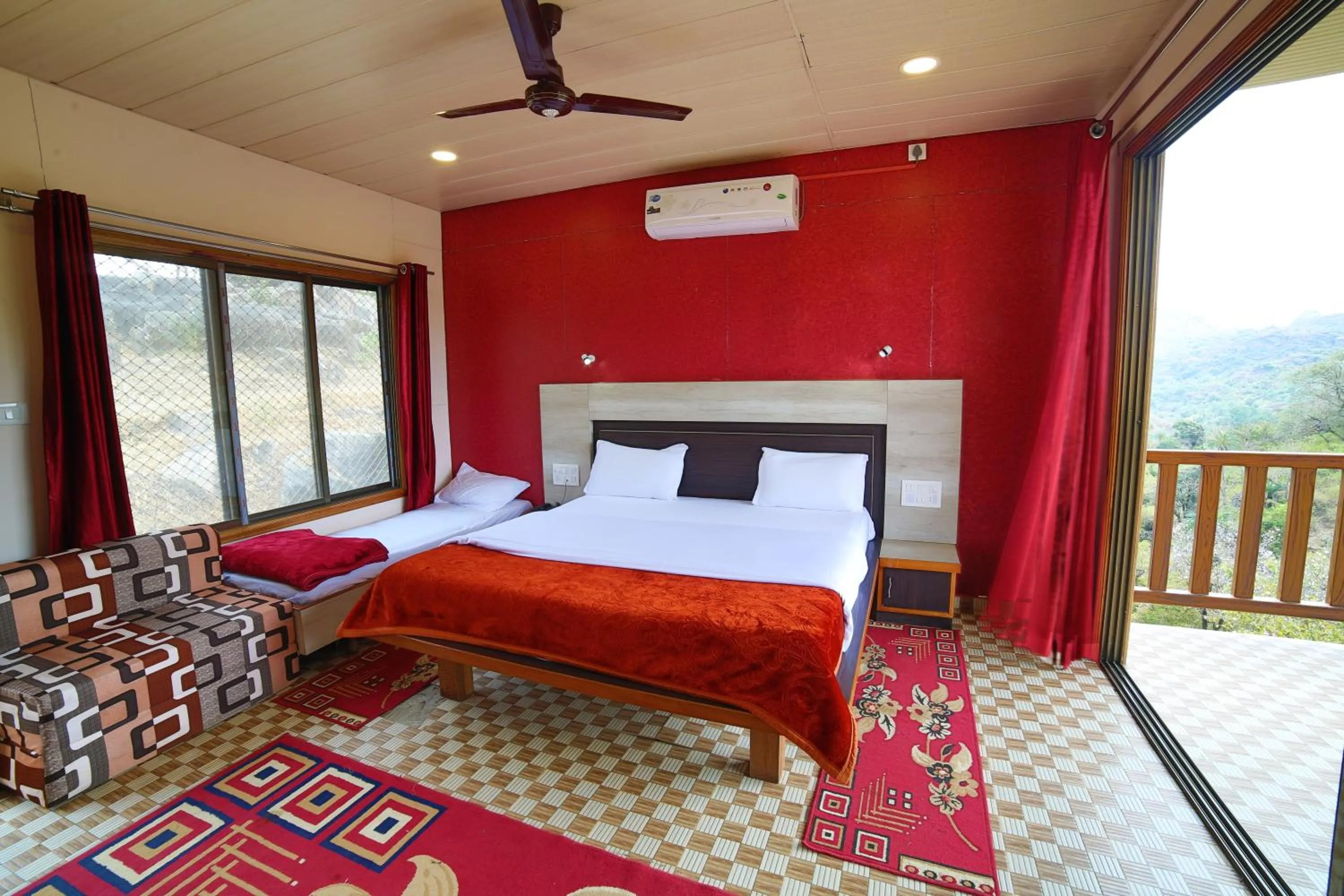 Photo of the whole room, Bed in Forest Eco Lodge