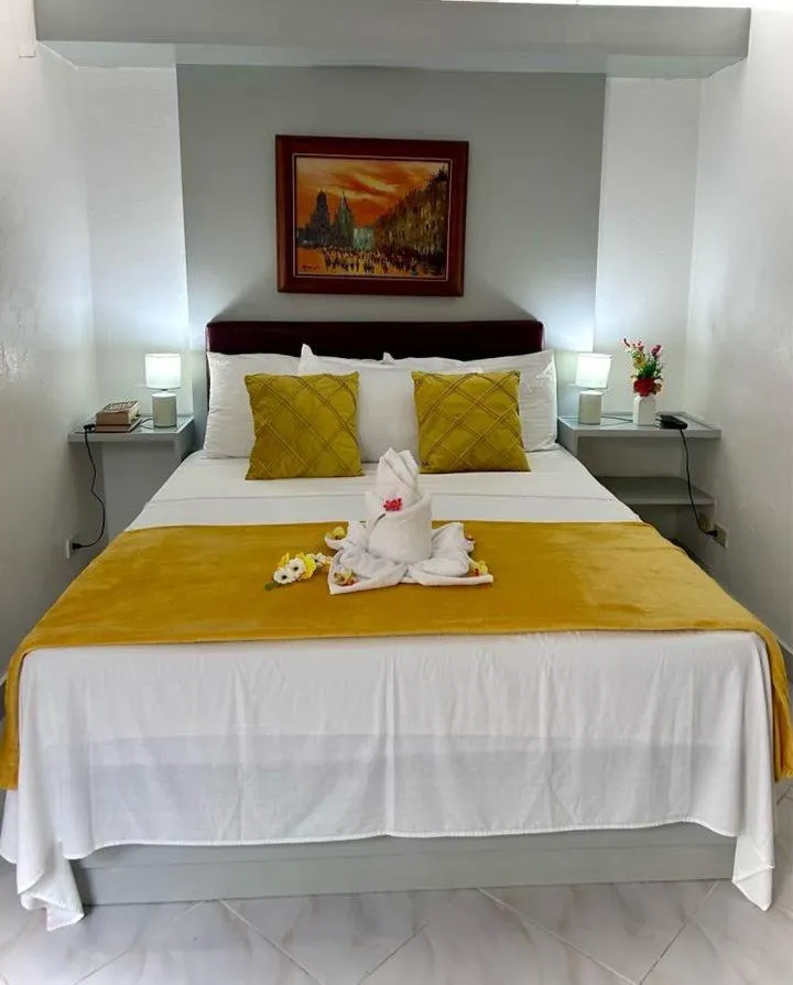 Bed in Moonlight Breeze Inn Boracay