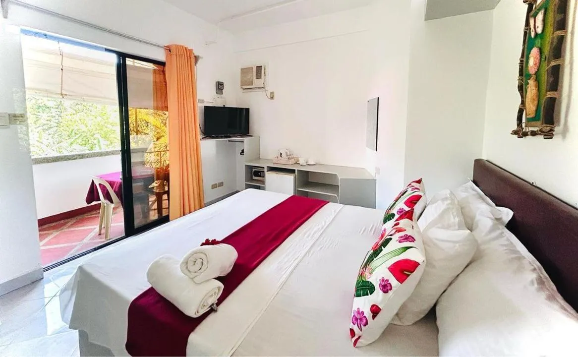 Bed in Moonlight Breeze Inn Boracay