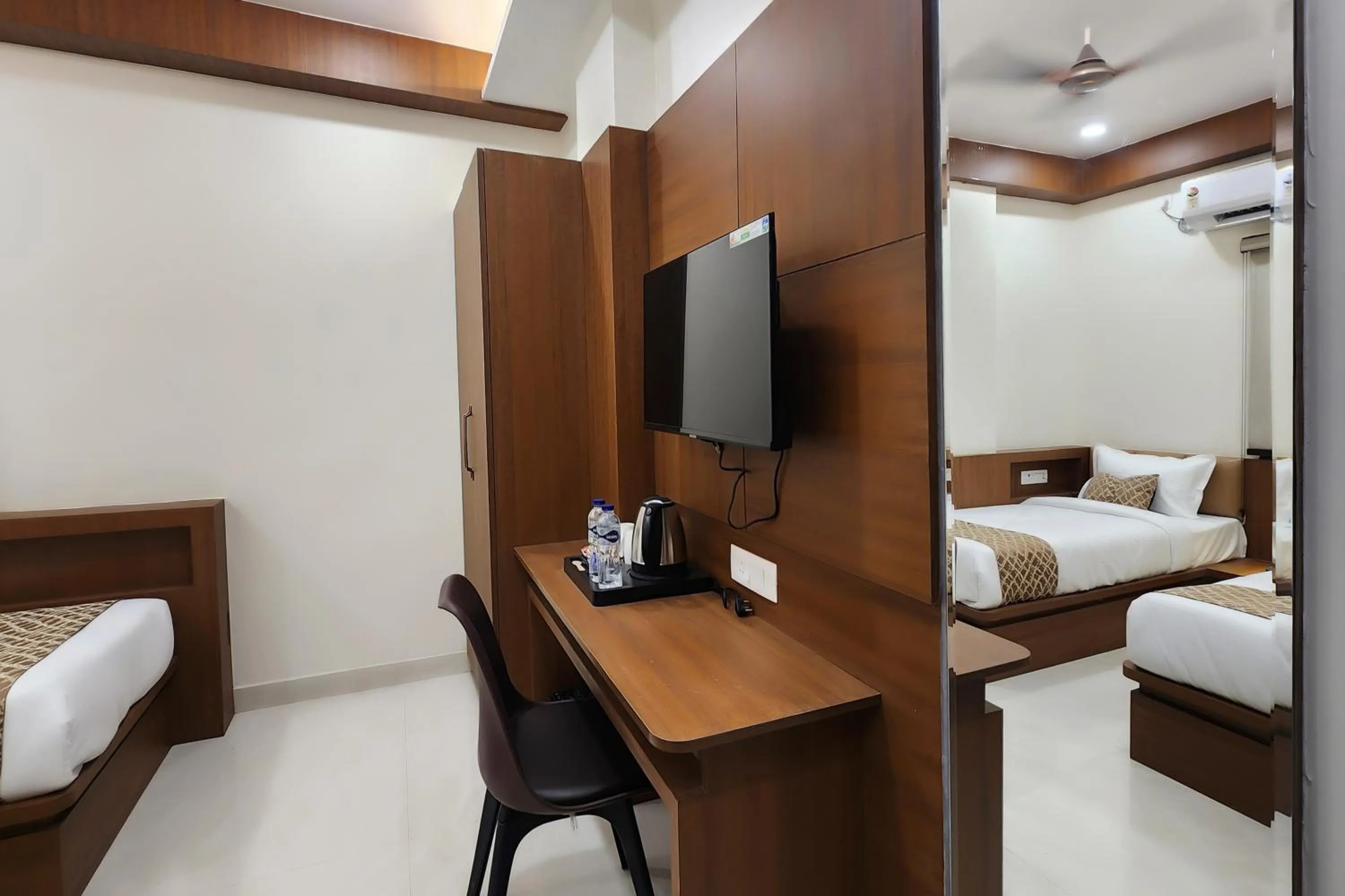 Photo of the whole room, Bed in Kashi Vilaa