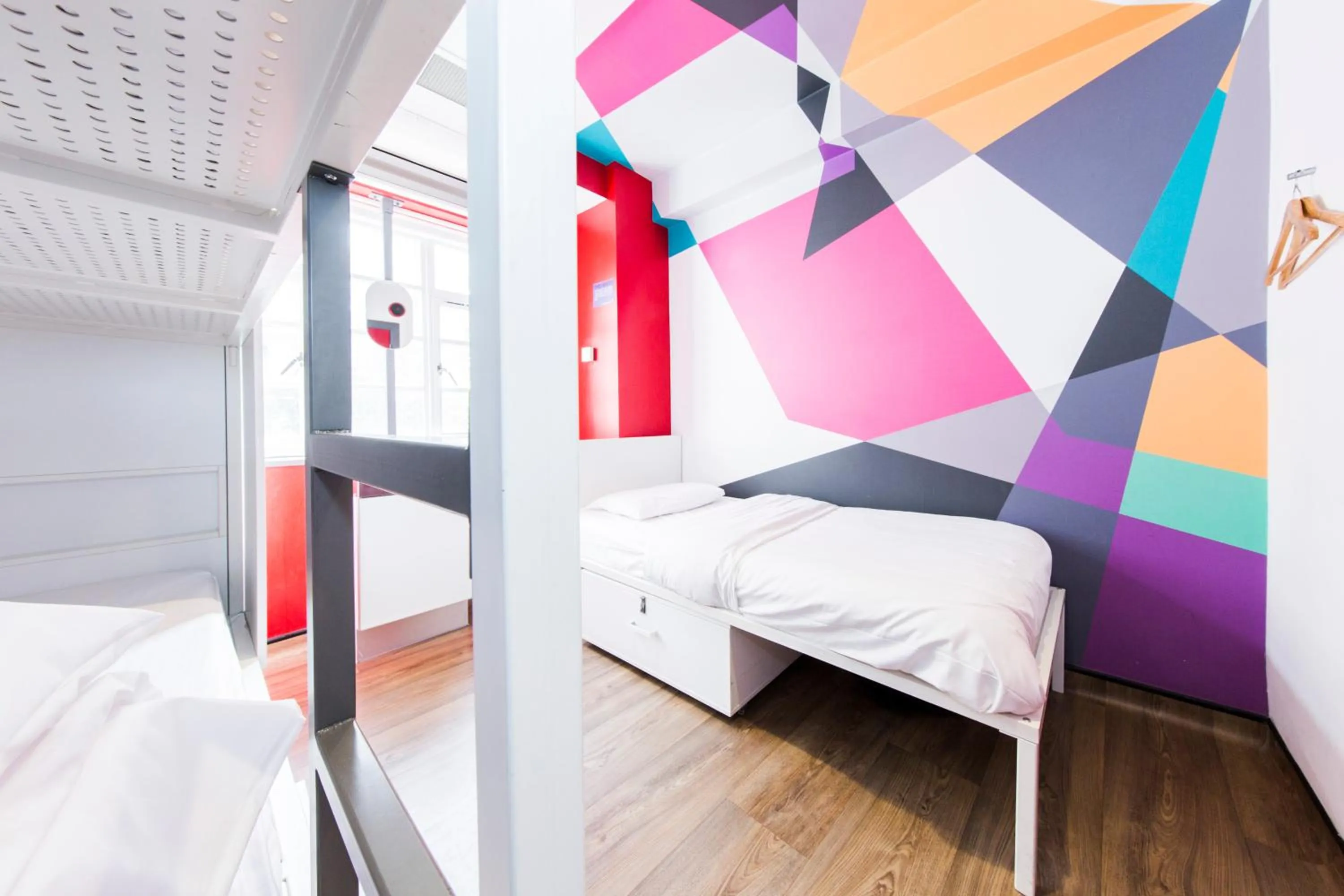 Bedroom, Bed in Generator London