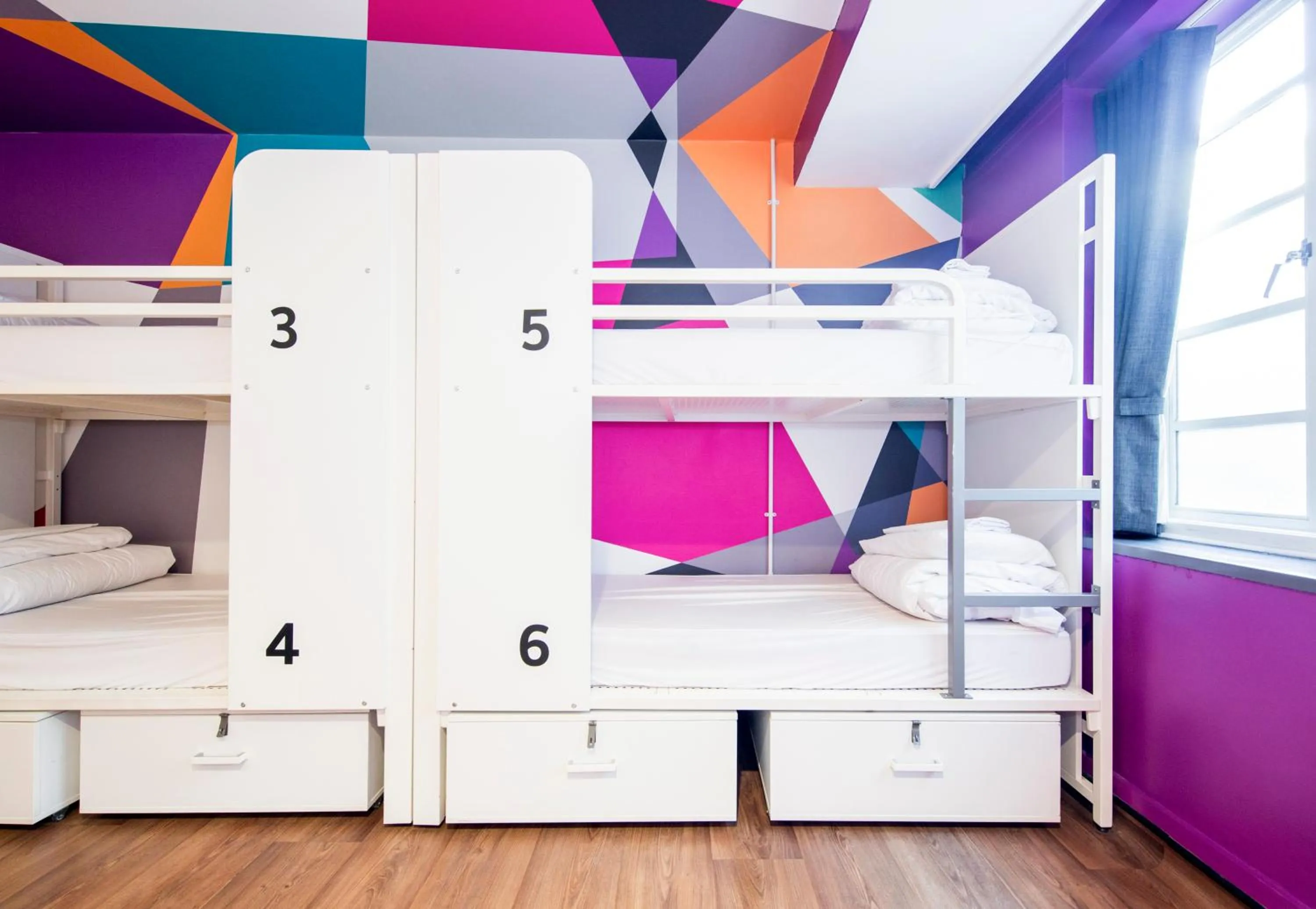 Bedroom, Bed in Generator London