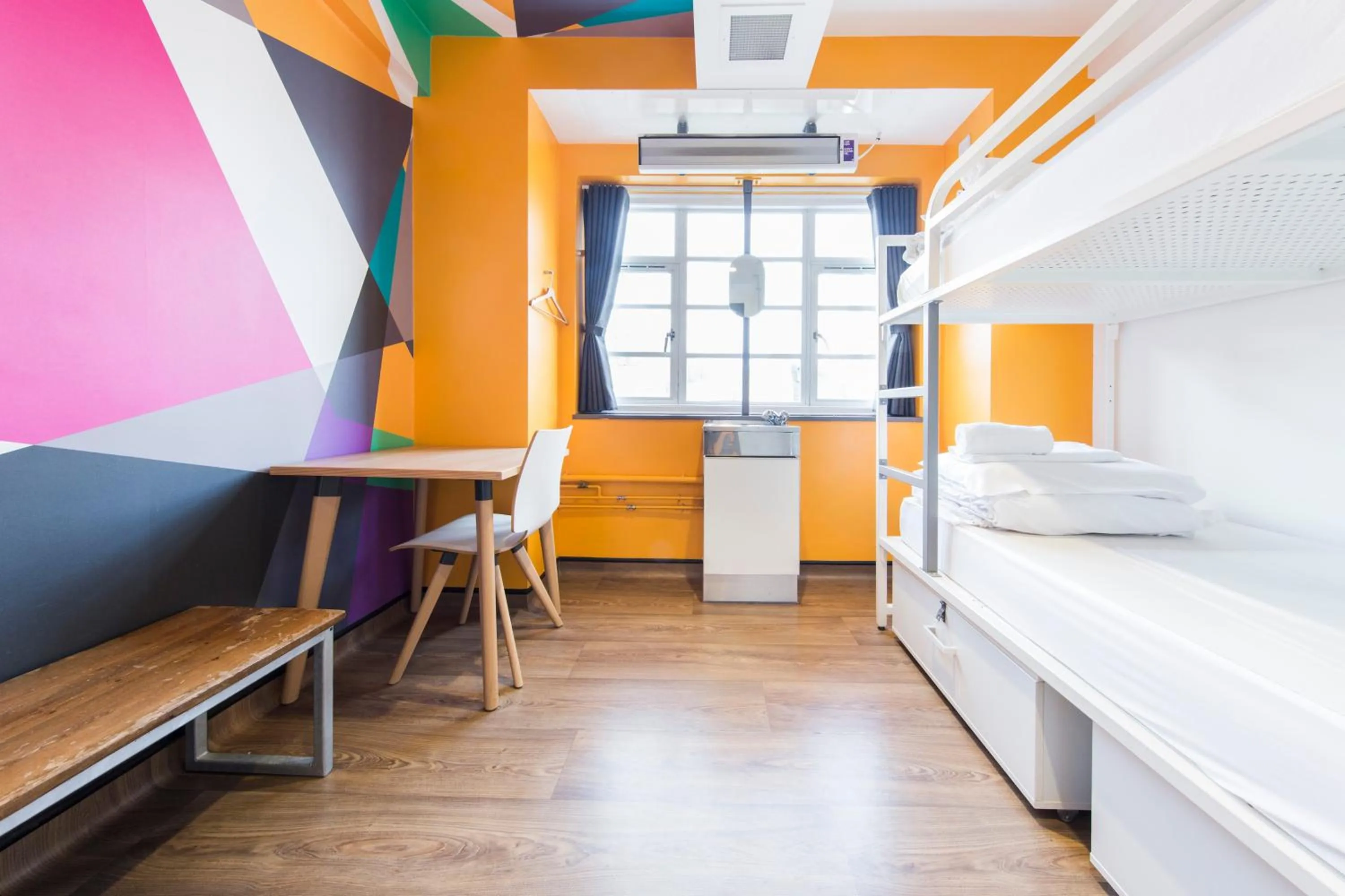 Bedroom, Bed in Generator London