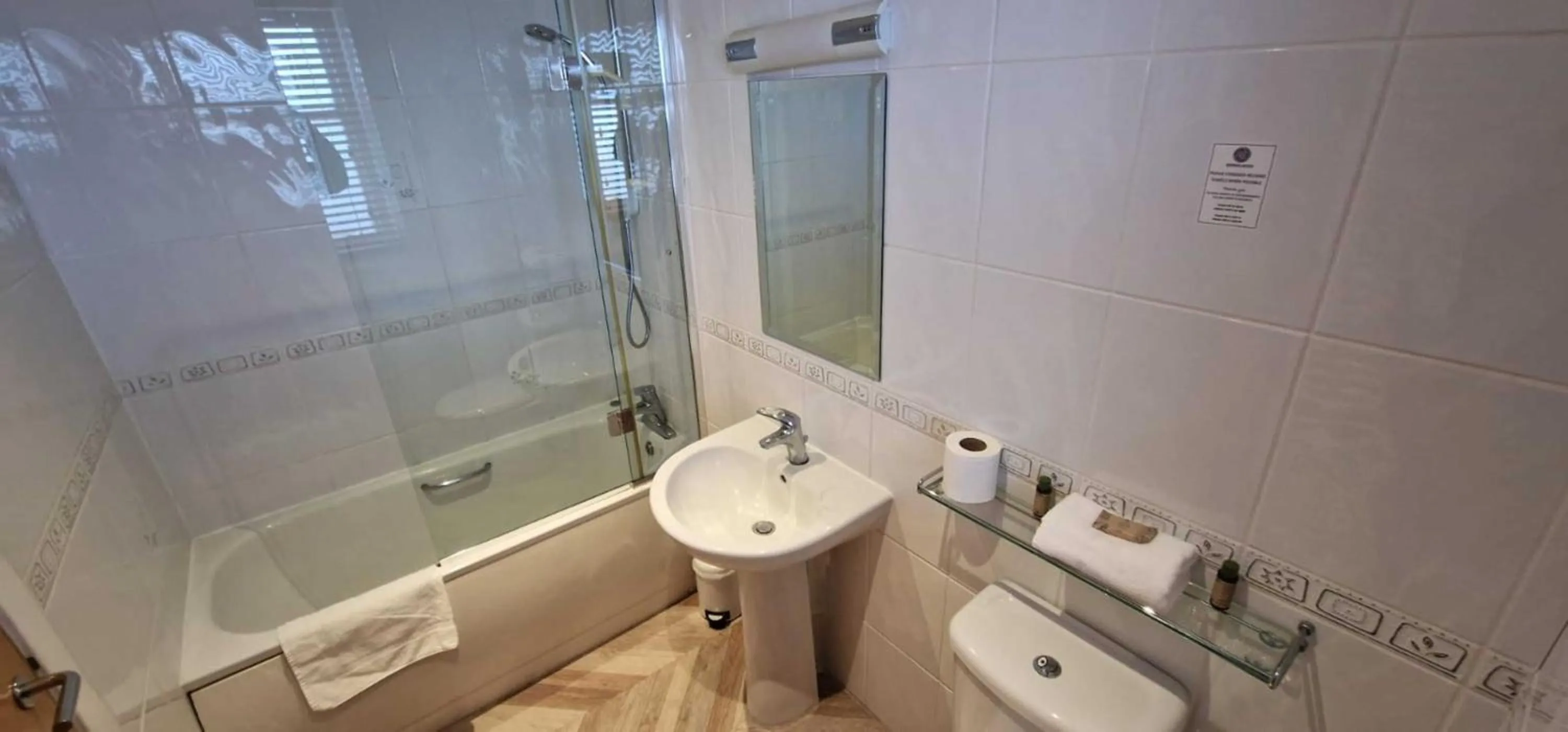 Shower in The Inn At Lathones