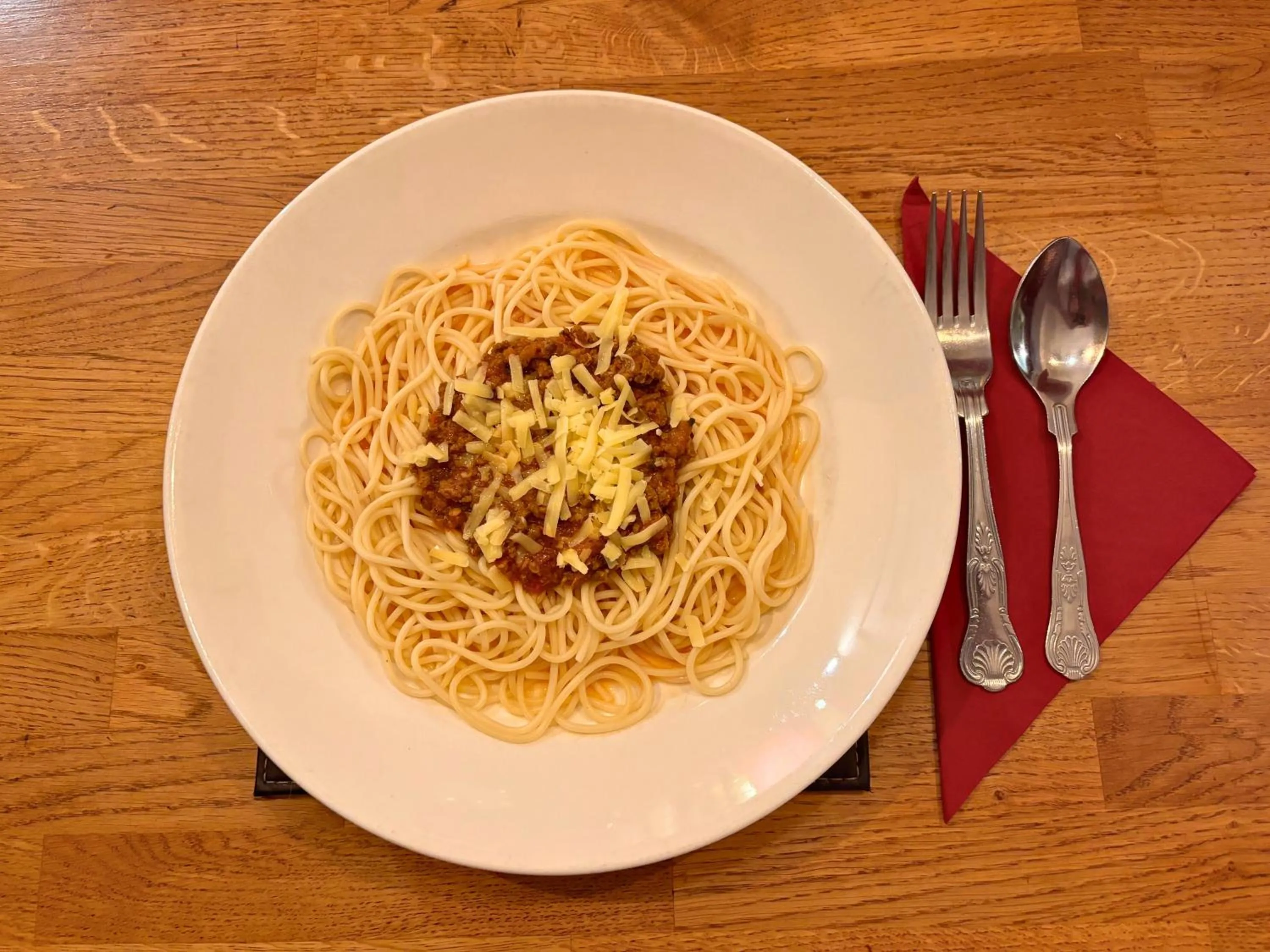 Food and drinks in The Devoncourt Resort