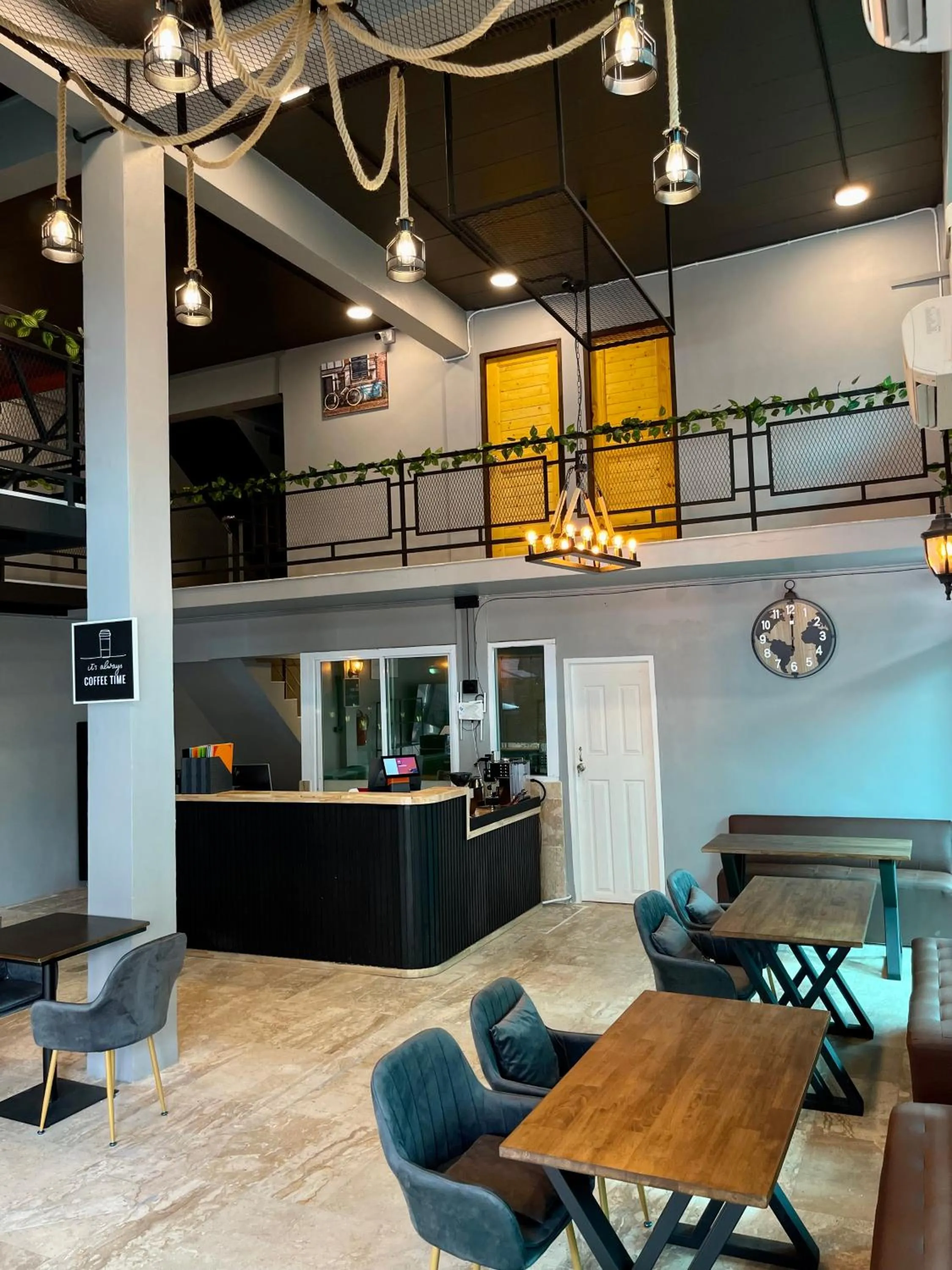 Kitchen or kitchenette in Friends Station Tukkom Hostel & Cafe