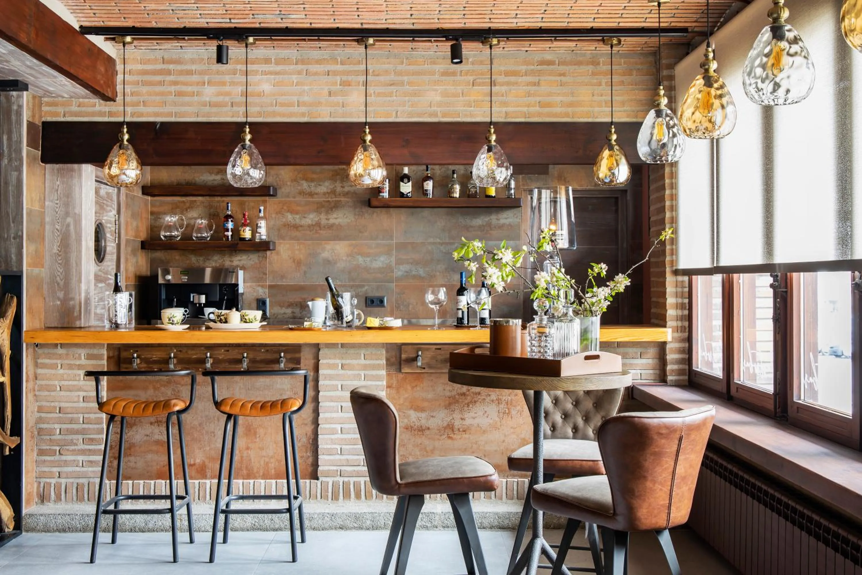 Restaurant/places to eat in Los Rosales Hotel