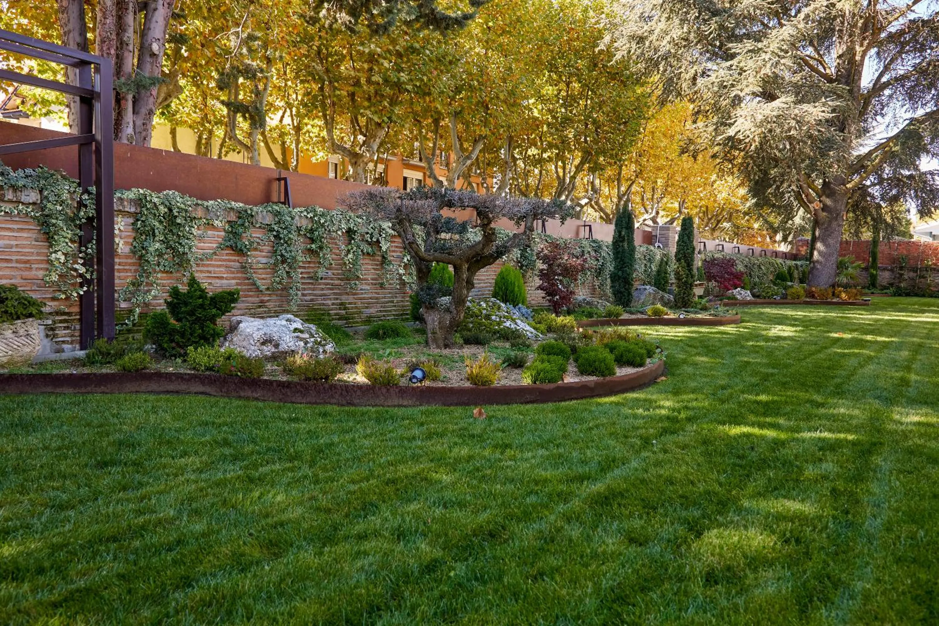 Garden in Los Rosales Hotel