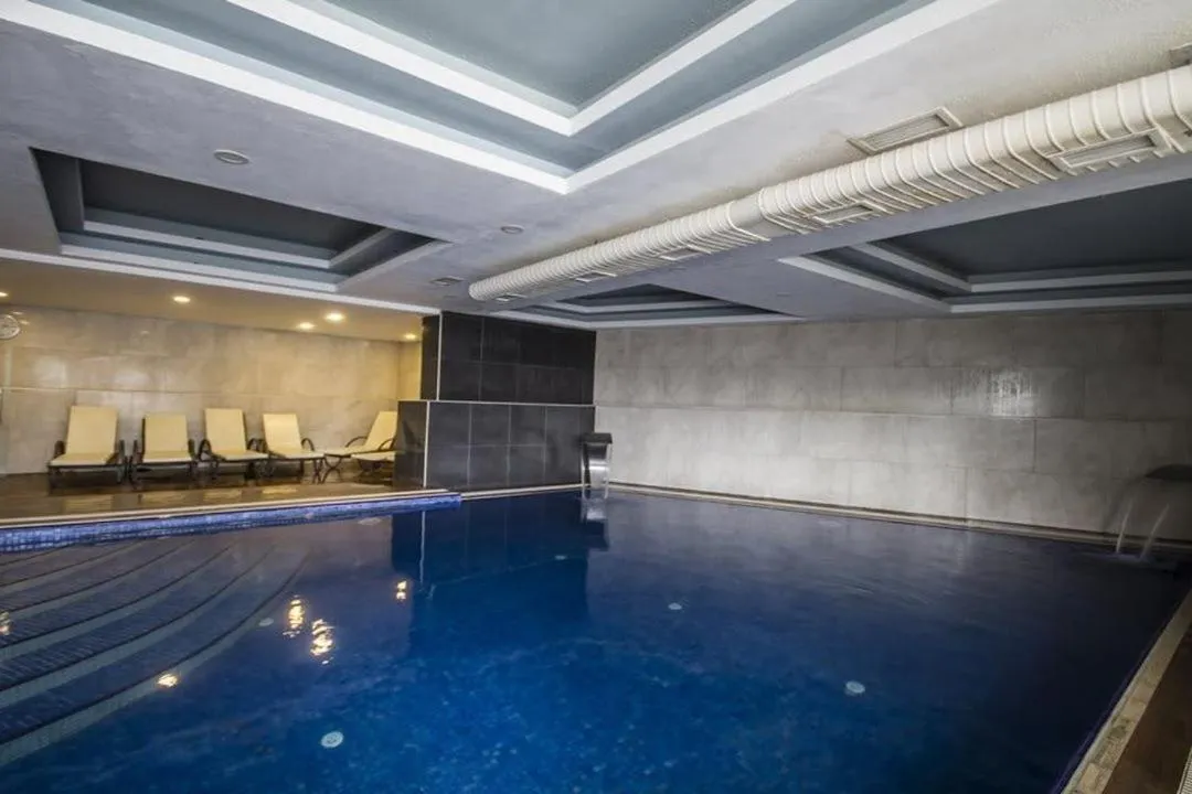 Swimming pool in Asr-ı Ala Yalova Thermal