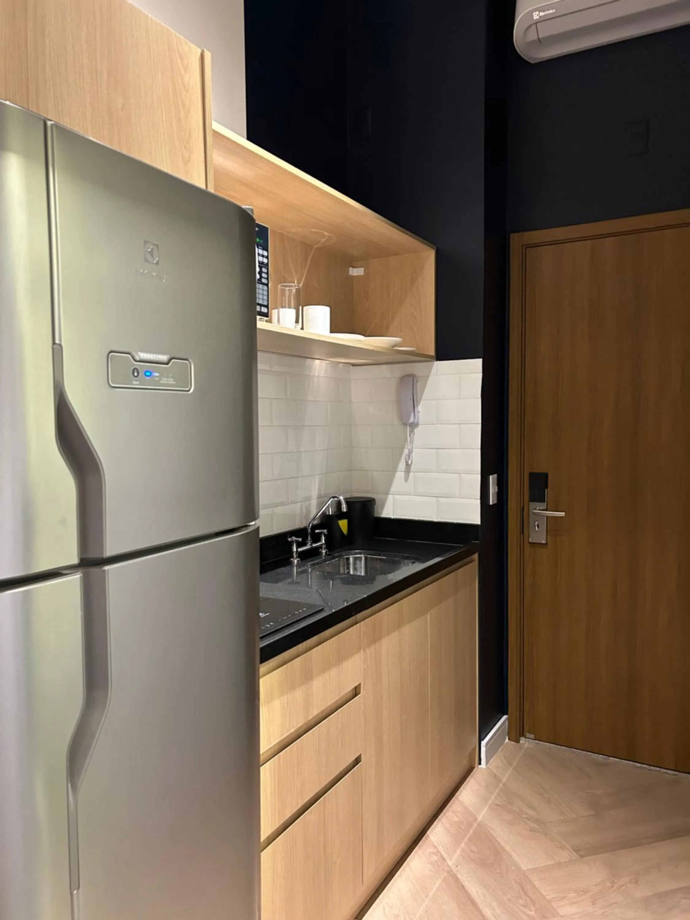 Kitchen or kitchenette in Studio Moderno ao Lado do Allianz Parque com Piscina & Academia