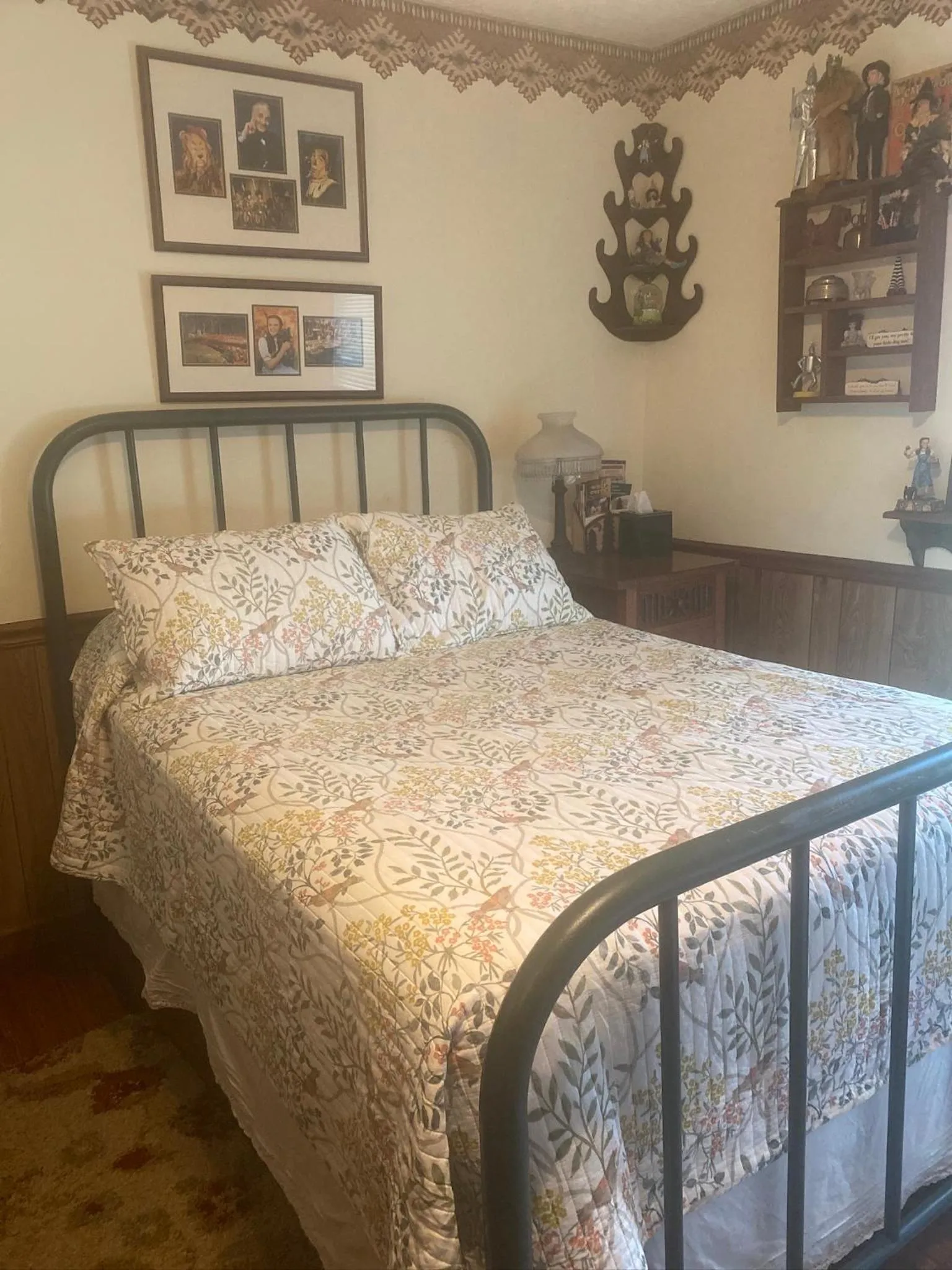 Bed in Wolf Creek Farm B&B and Motorcycle Manor at Wolf Creek Farm, LLC