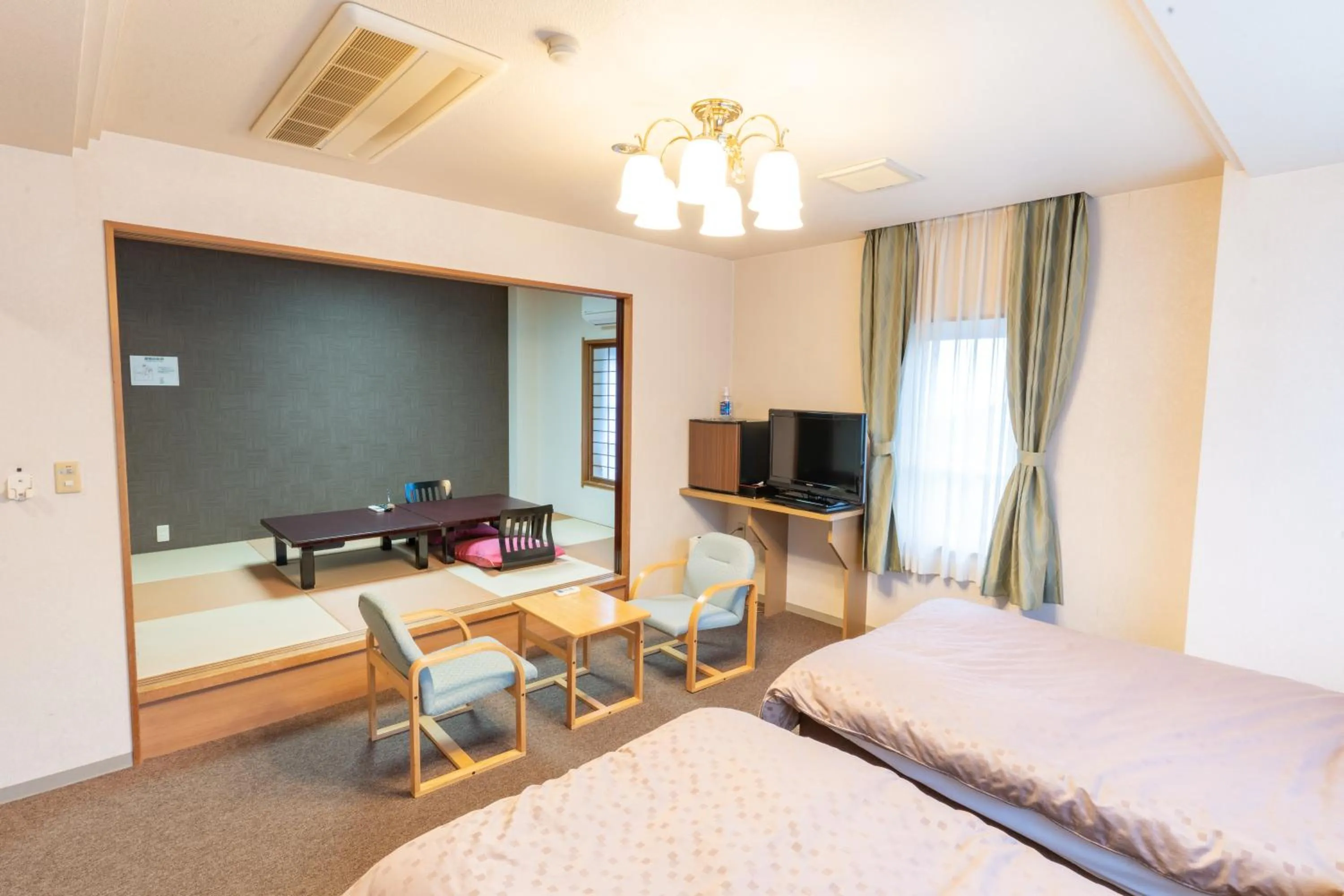 Photo of the whole room in Irodori Koyo