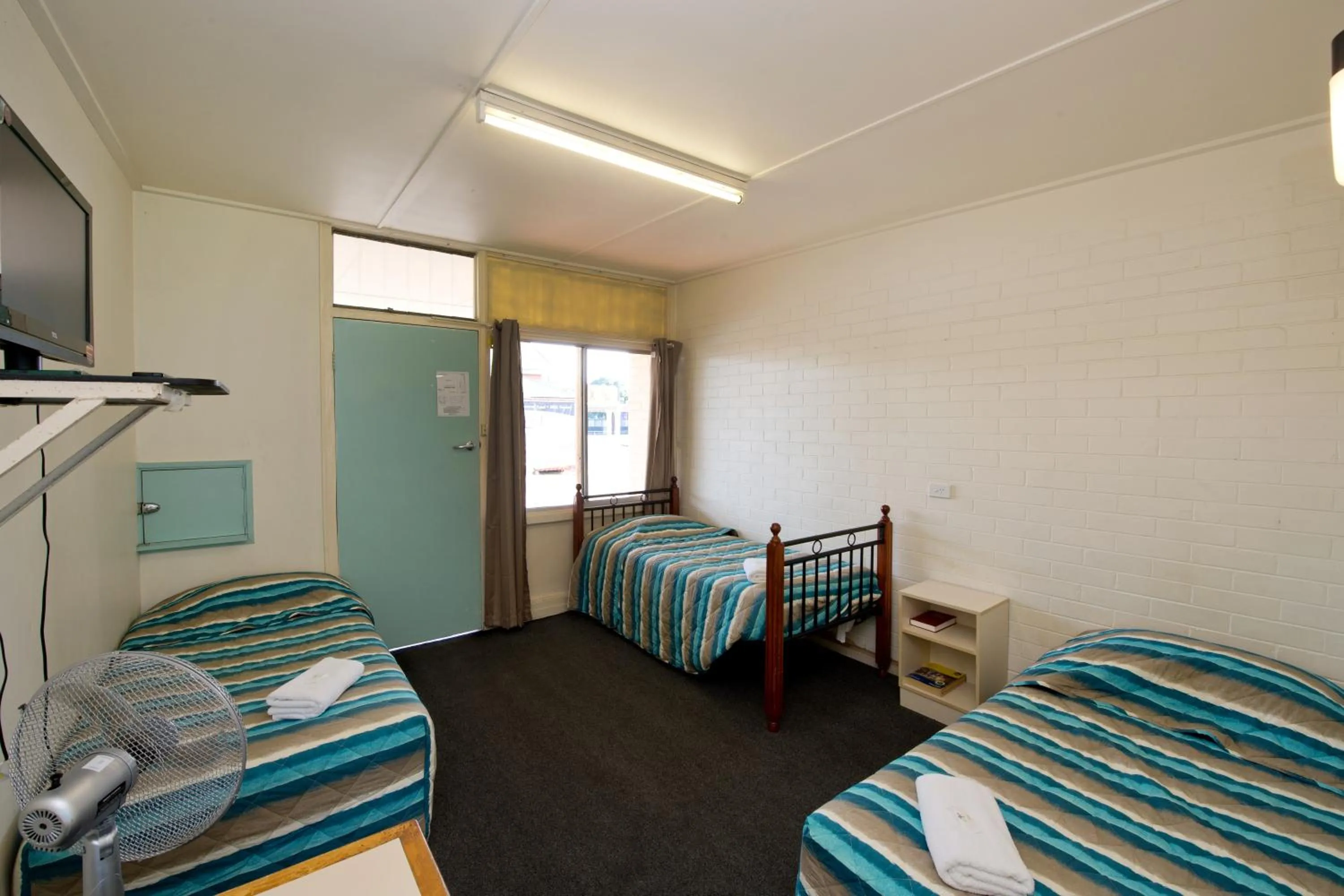 Bed in Lamington Hotel Motel - Detached Motel