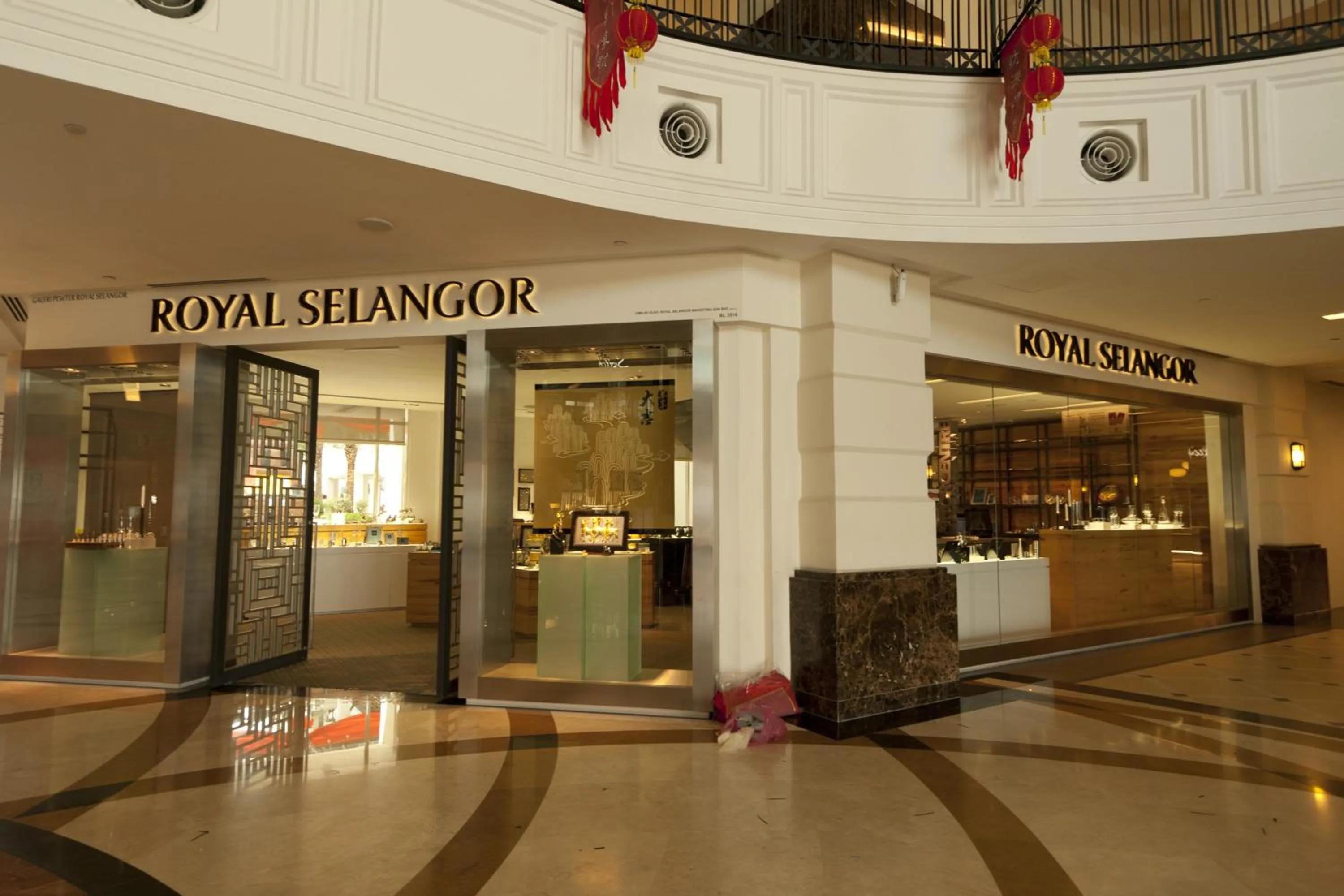 On-site shops in Profolio @ Straits Quay