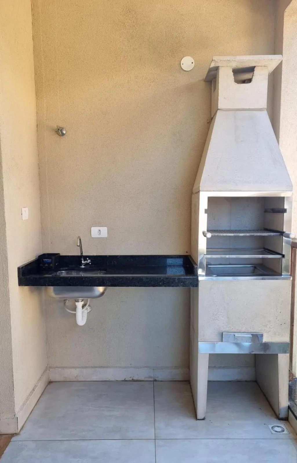 Apto com 2 dorm com churrasqueira e piscina - PG5