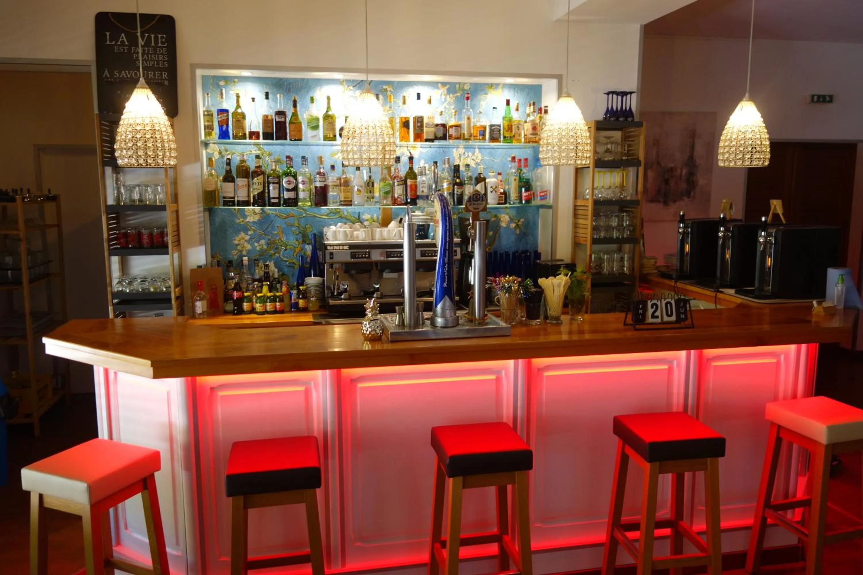 Lounge or bar in Hôtel La Ségalière Spa Bar