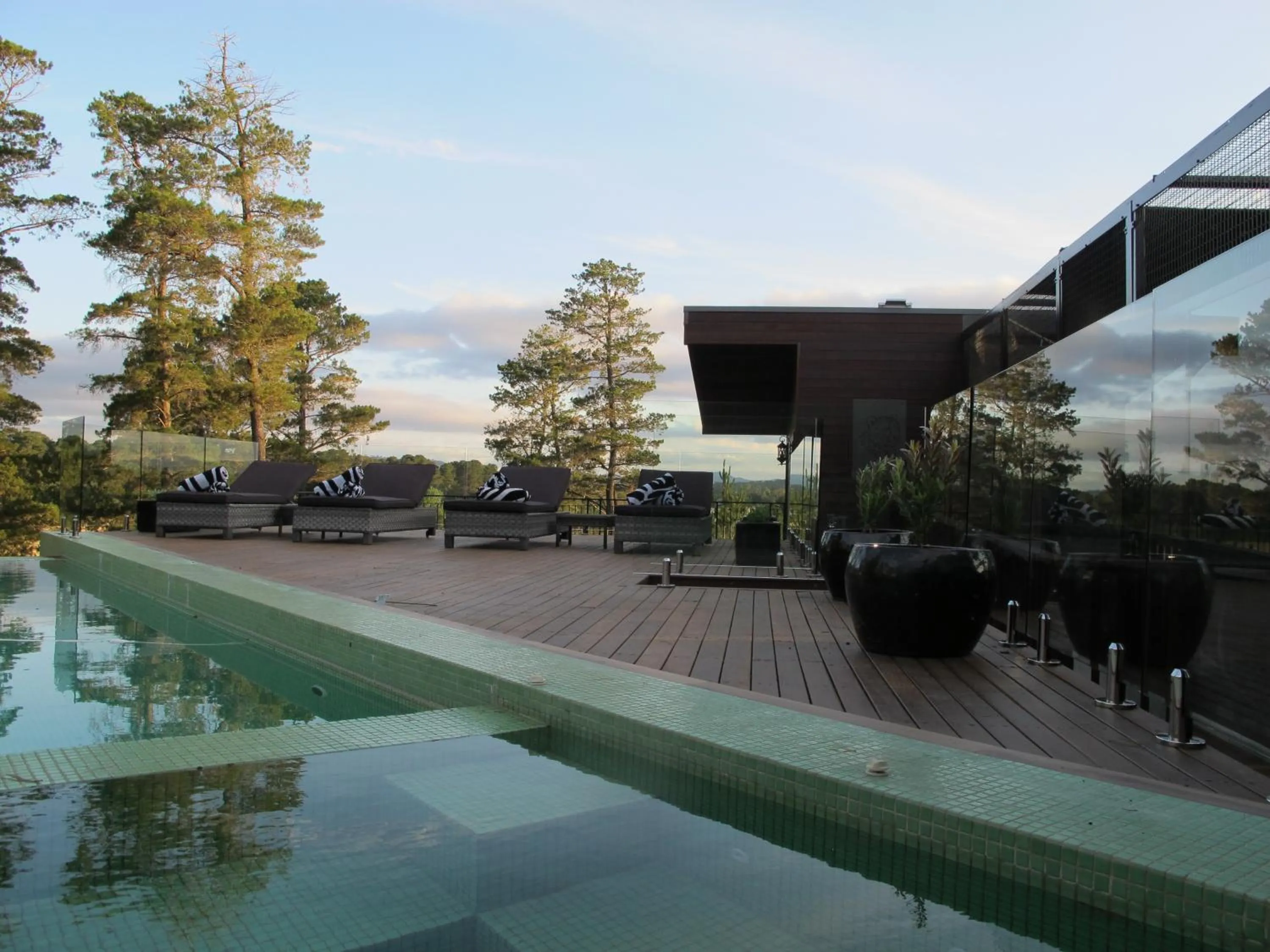 Swimming pool in Jamala Wildlife Lodge