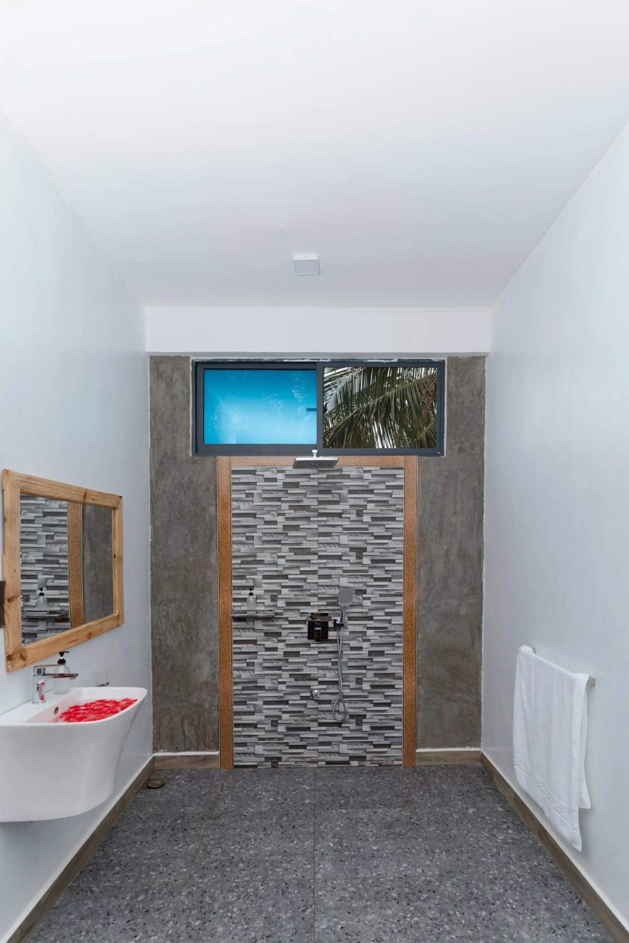 Shower in Leparadis Zanzibar Boutique Hotel