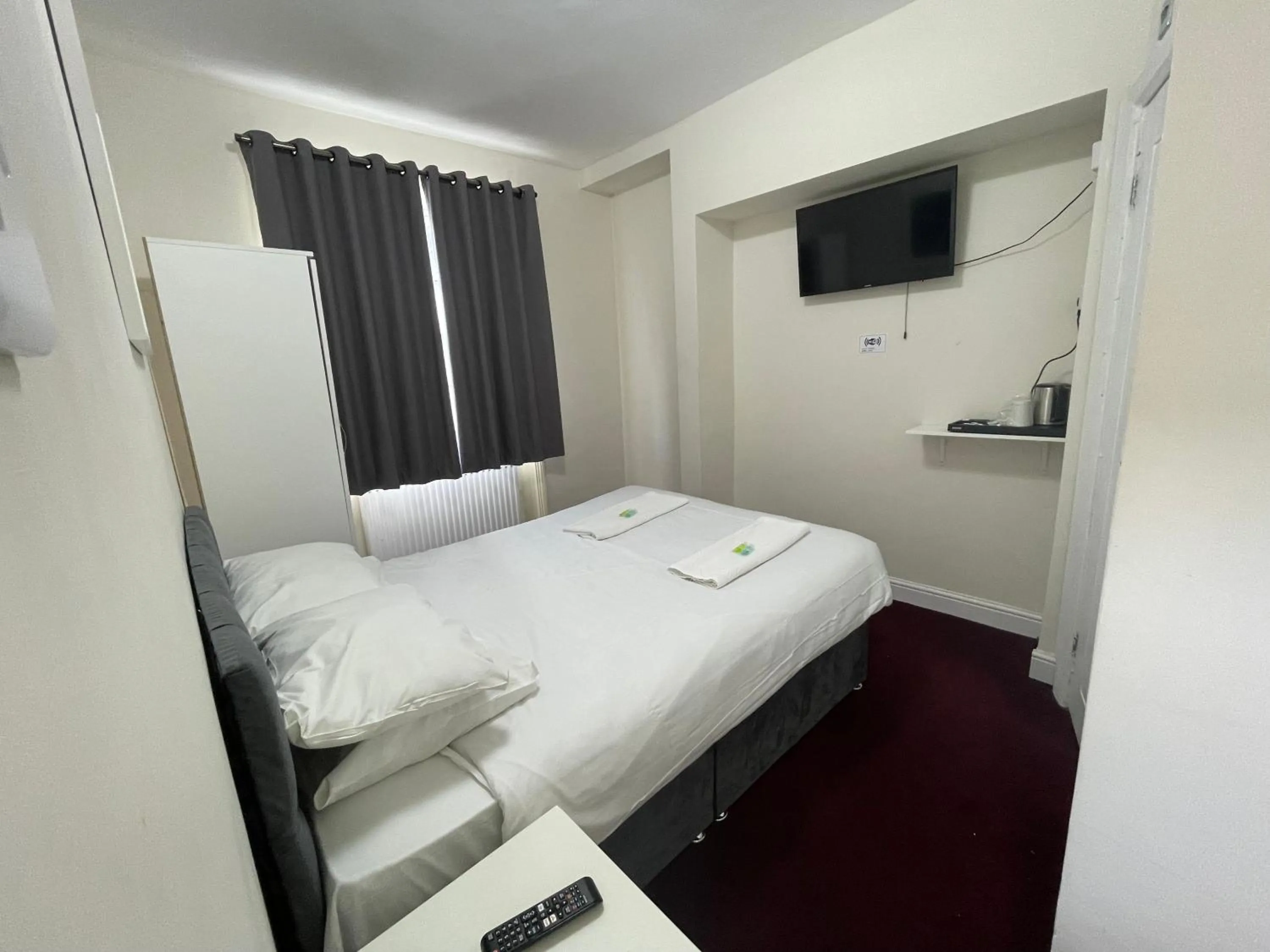 Bedroom, Bed in Oban Victoria Hotel