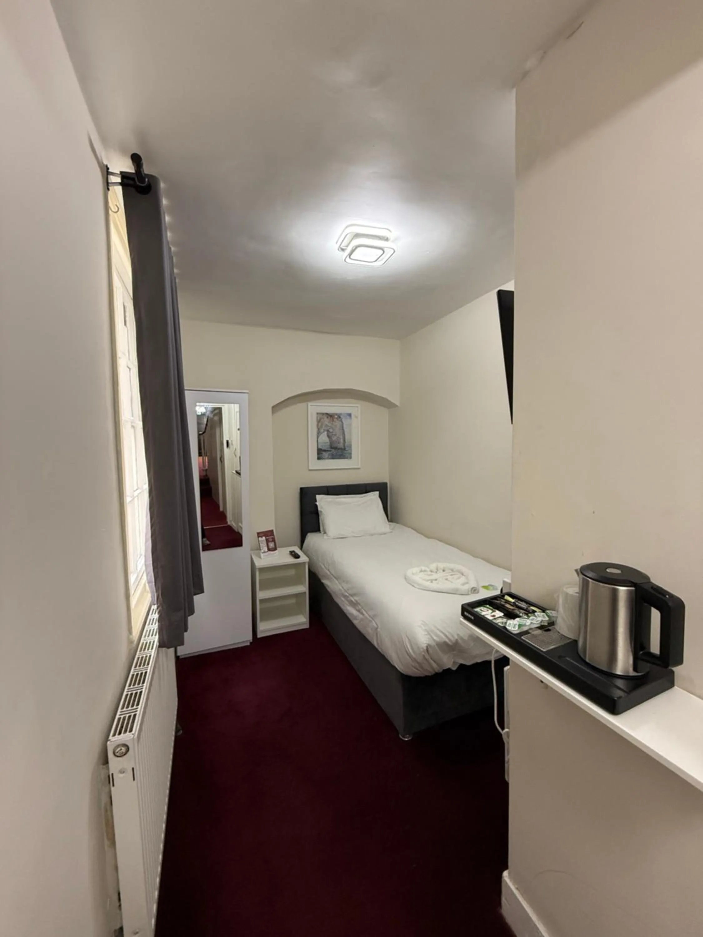 Bedroom, Bed in Oban Victoria Hotel