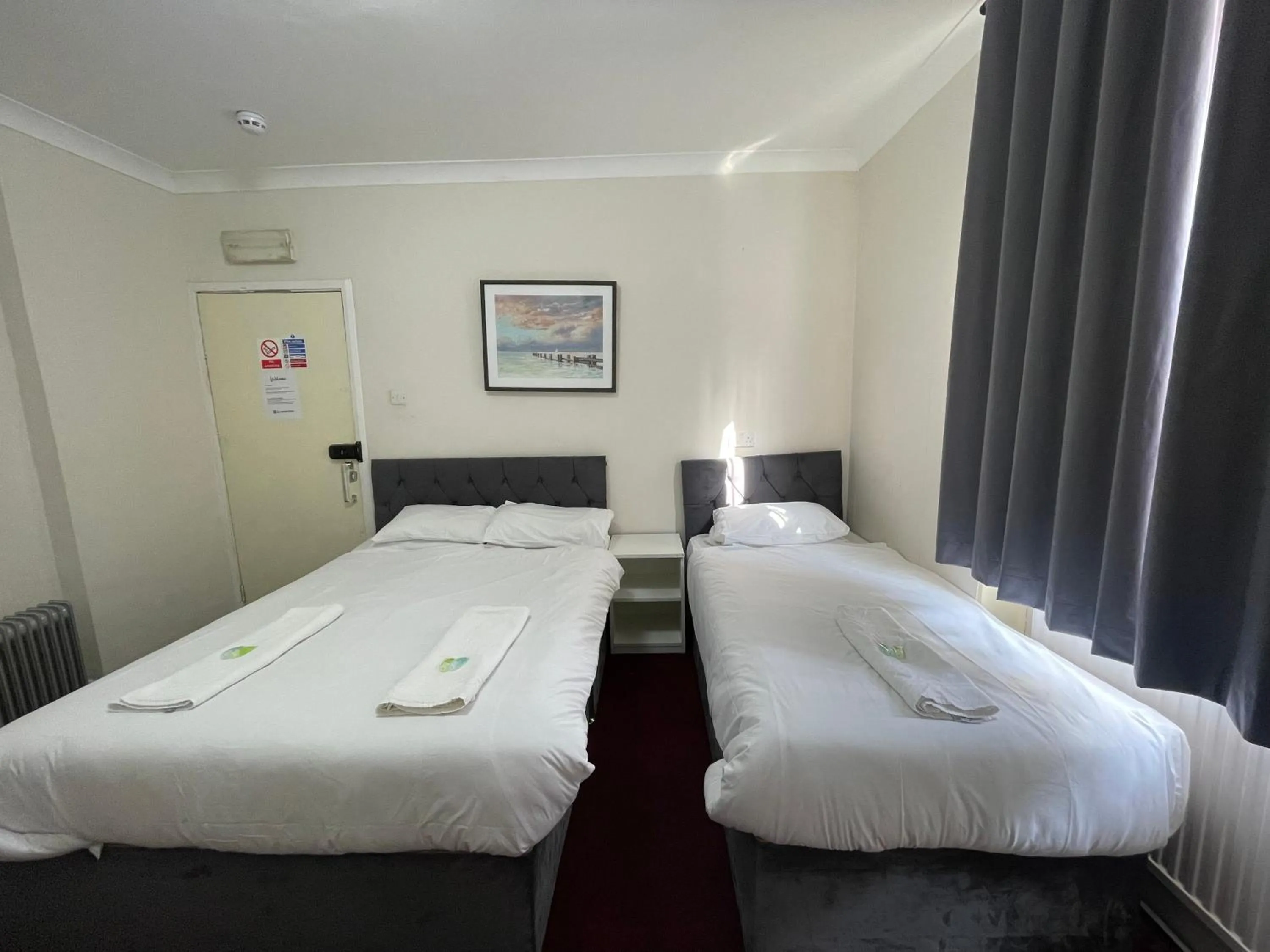 Bedroom, Bed in Oban Victoria Hotel