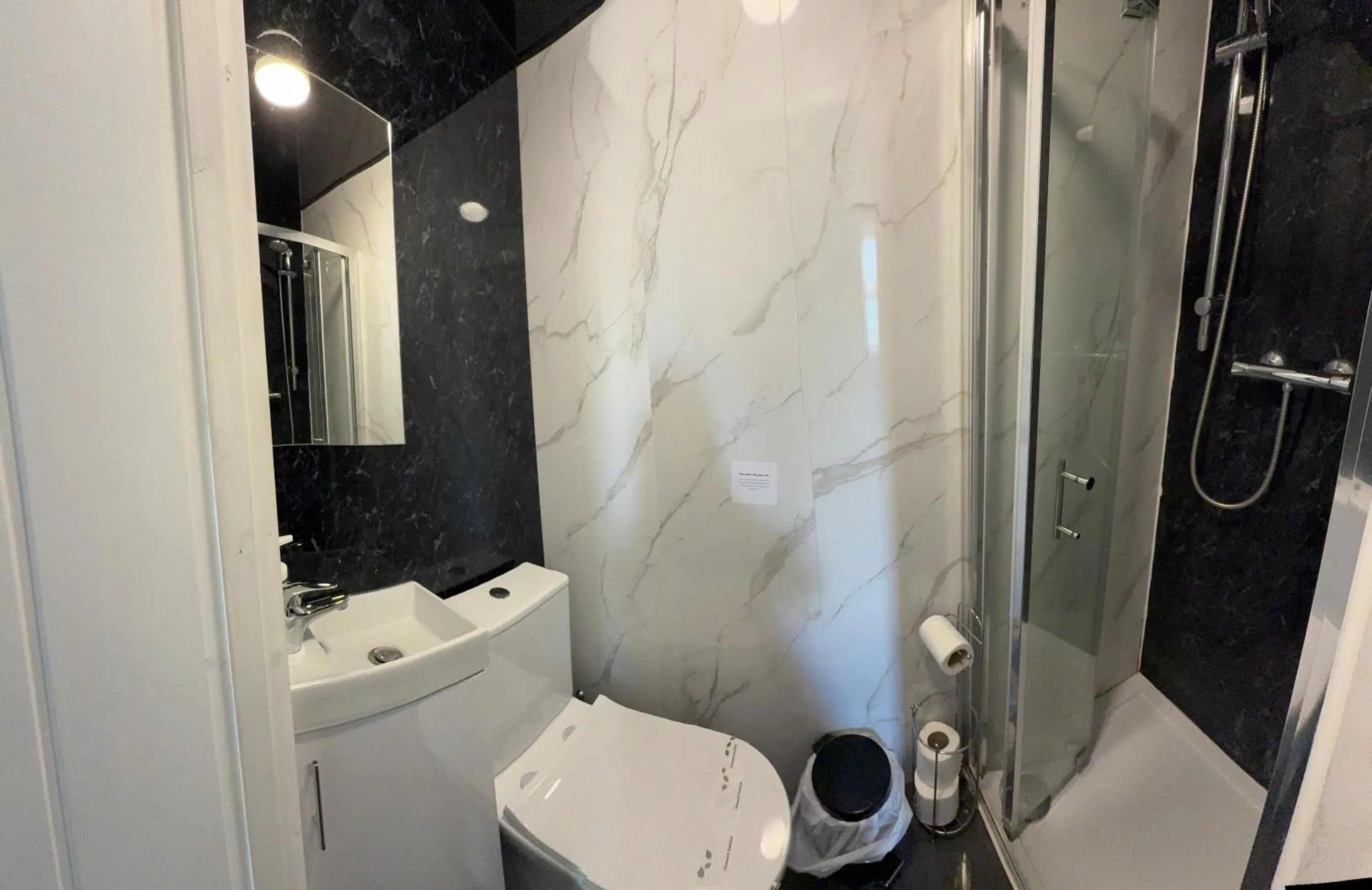 Bathroom in Oban Victoria Hotel