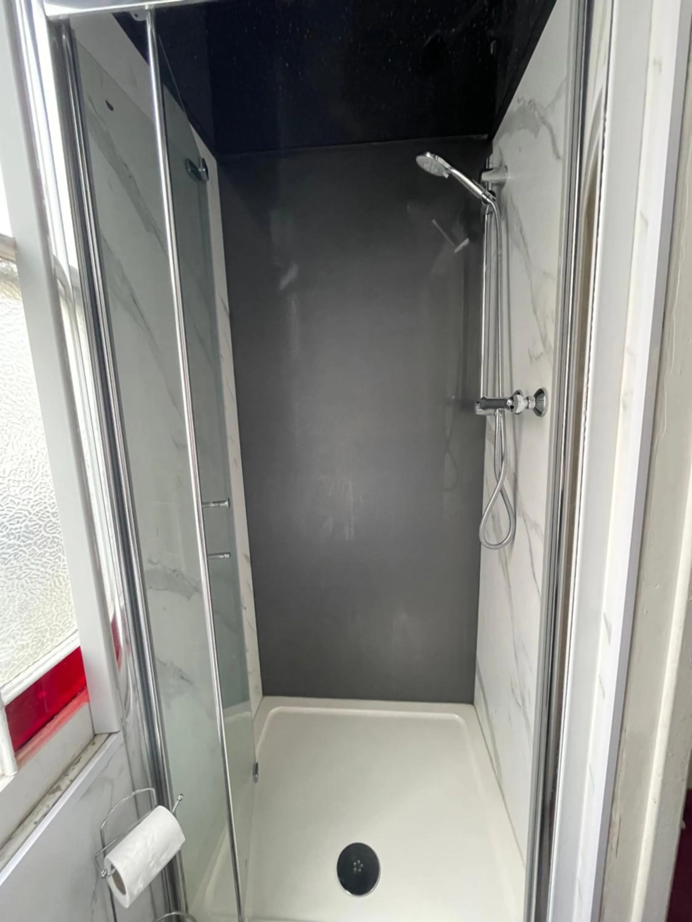 Bathroom in Oban Victoria Hotel